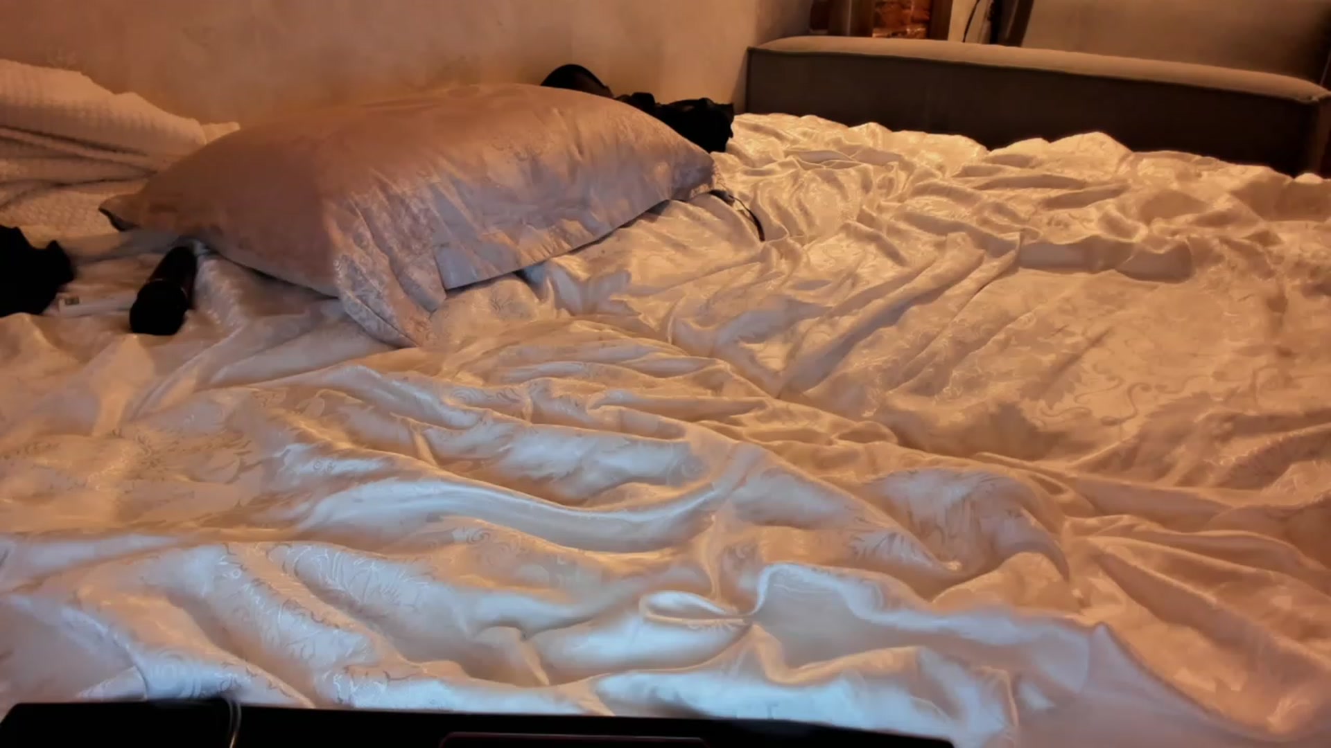 Gallery image thumbnail from WetHelen4u's myfreecams stream on, 02/21/2024, 14:52 image 18 of 20