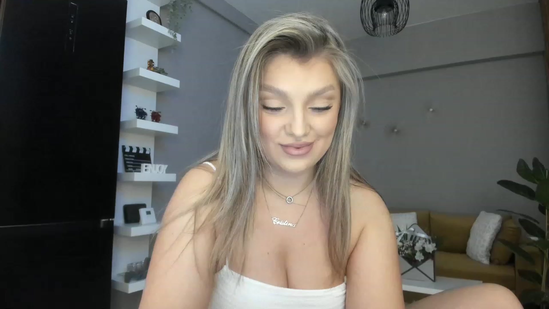 Gallery image thumbnail from WetSelf's myfreecams stream on, 03/08/2023, 09:53 image 9 of 20