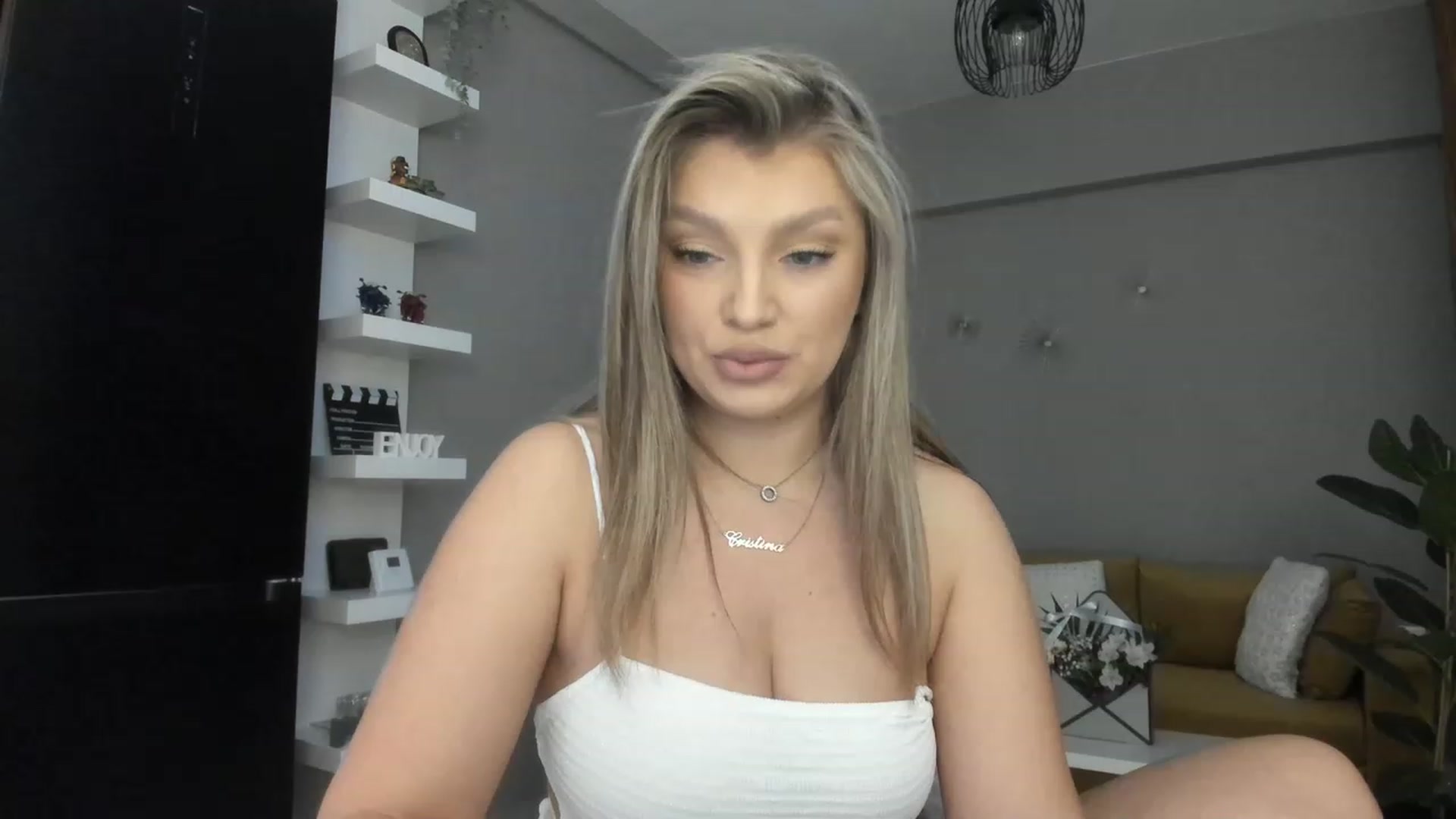 Gallery image thumbnail from WetSelf's myfreecams stream on, 03/08/2023, 09:53 image 8 of 20
