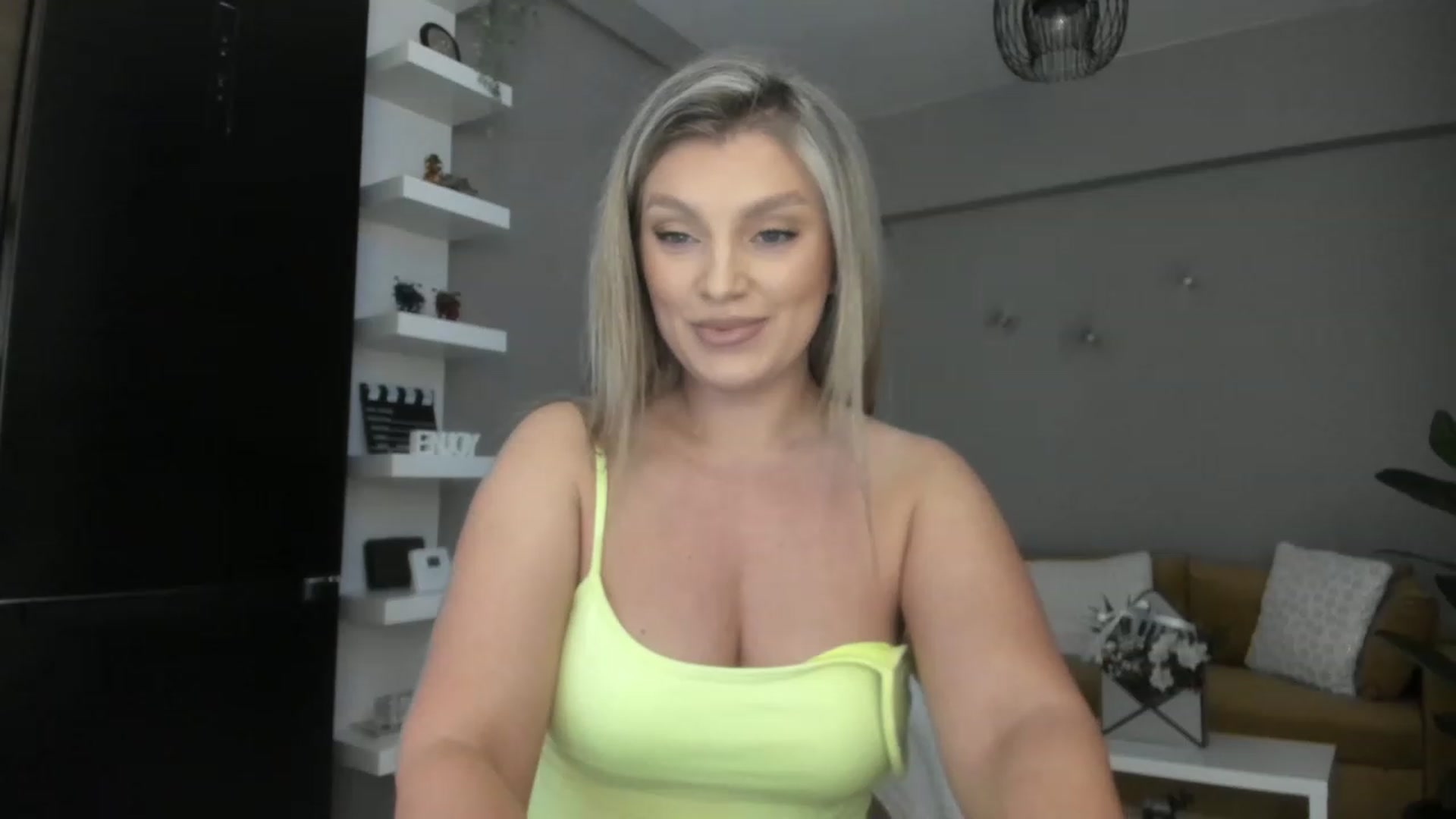 Gallery image thumbnail from WetSelf's myfreecams stream on, 03/09/2023, 12:38 image 8 of 20