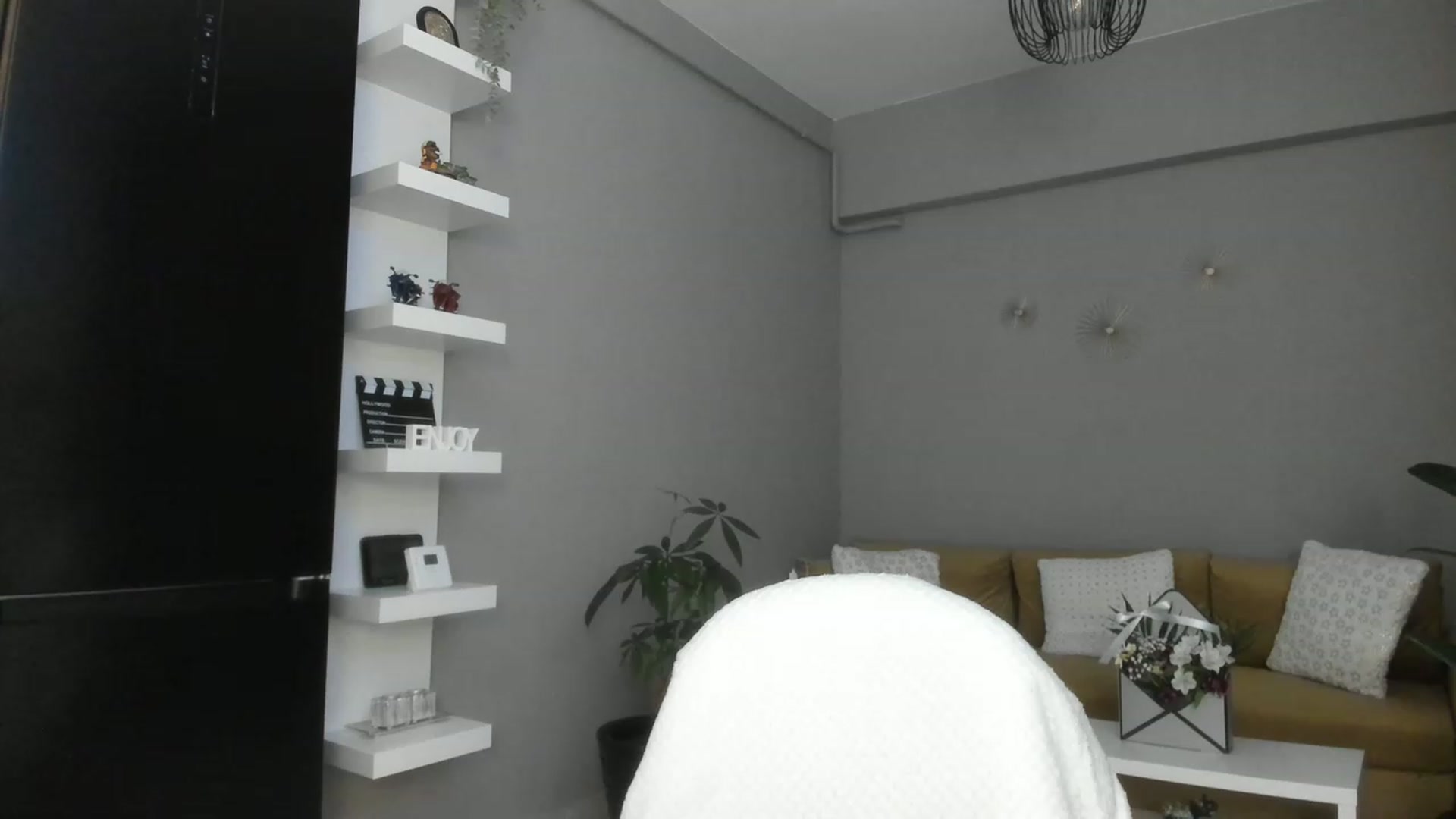Gallery image thumbnail from WetSelf's myfreecams stream on, 03/09/2023, 14:38 image 14 of 20