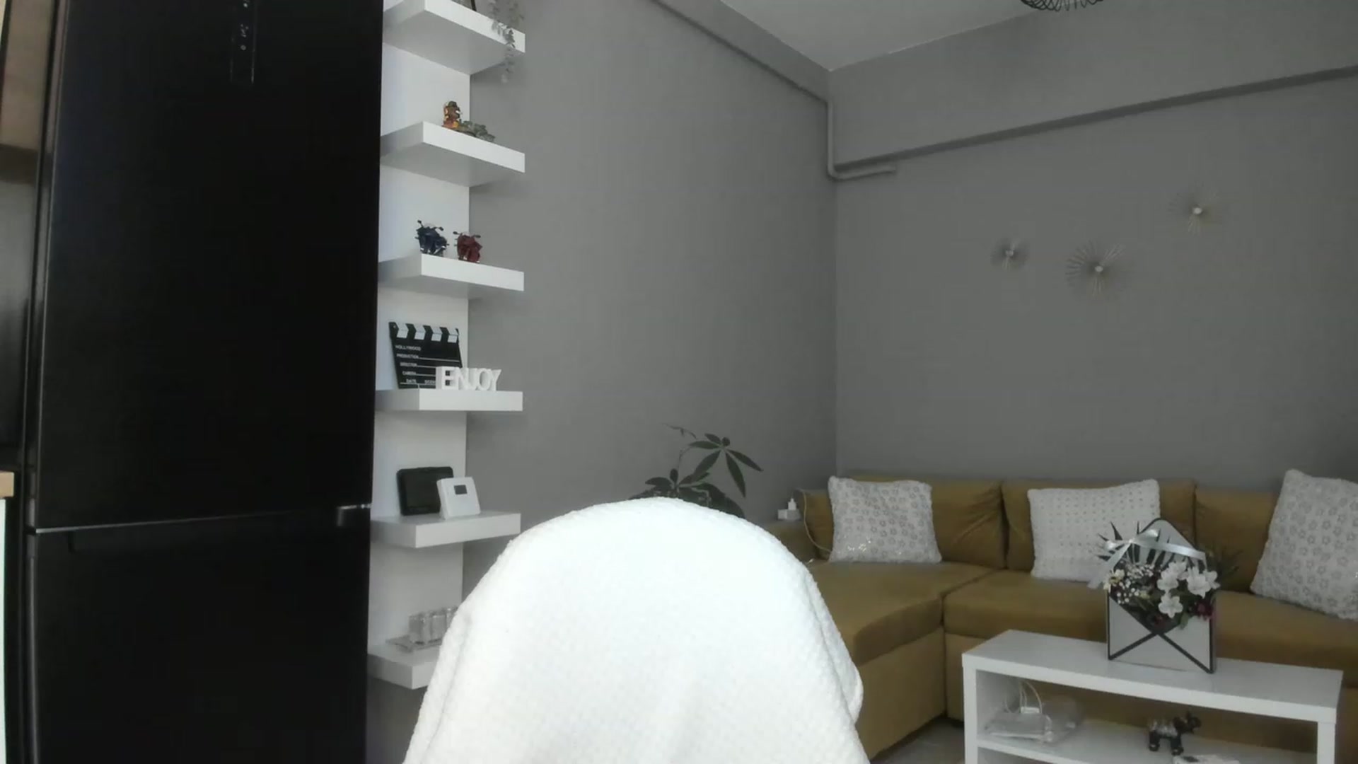 Gallery image thumbnail from WetSelf's myfreecams stream on, 03/09/2023, 14:38 image 4 of 20