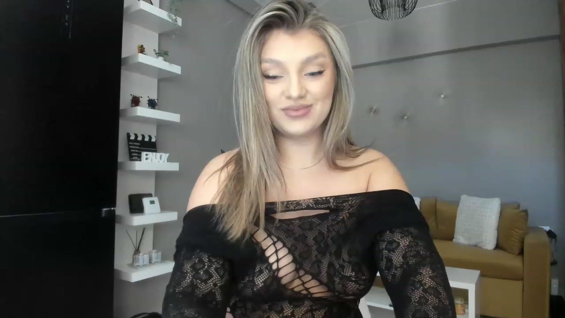 Gallery image thumbnail from WetSelf's myfreecams stream on, 03/30/2023, 10:53 image 18 of 20
