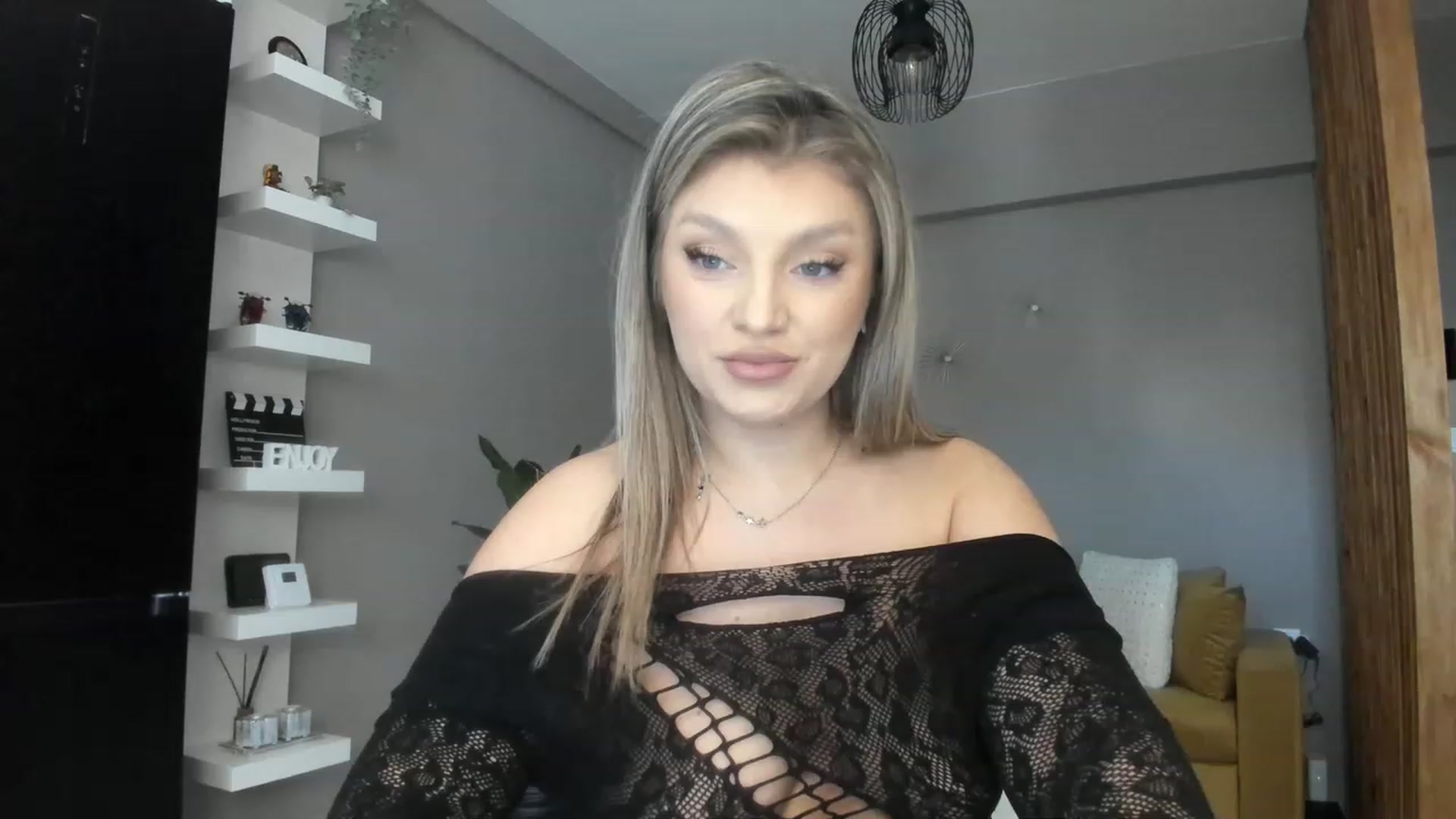 Gallery image thumbnail from WetSelf's myfreecams stream on, 03/30/2023, 11:56 image 16 of 20