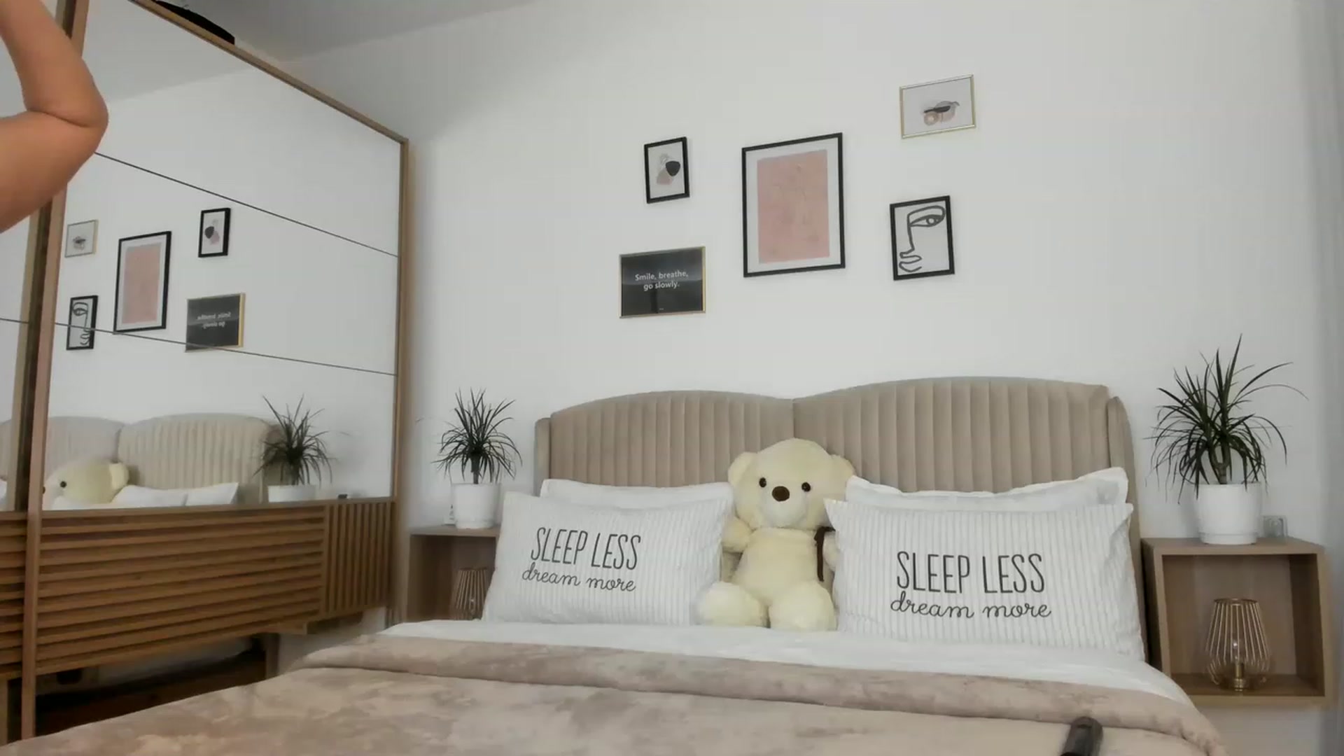 Gallery image thumbnail from WetSelf's myfreecams stream on, 04/25/2023, 19:32 image 5 of 20