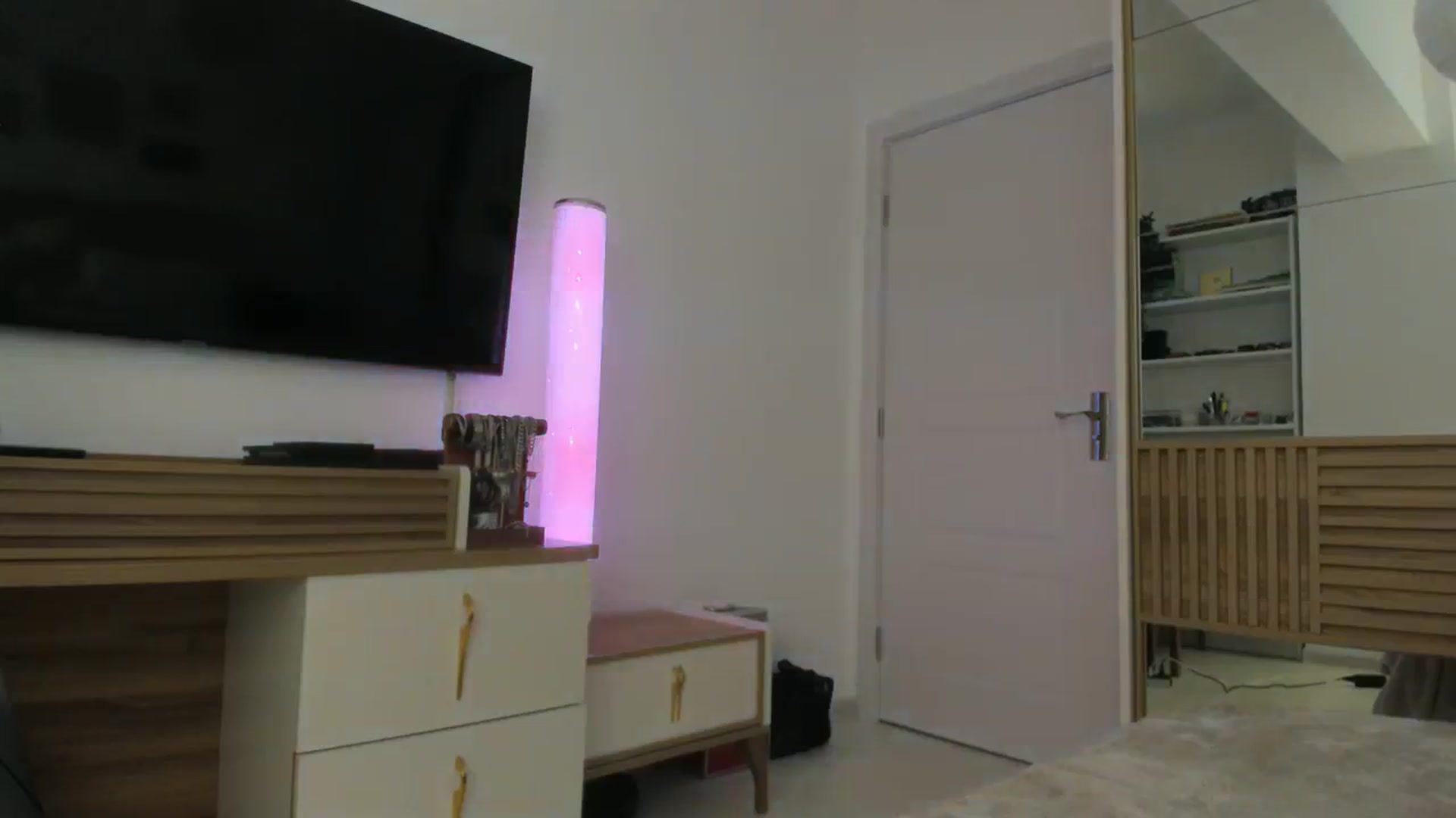 Gallery image thumbnail from WetSelf's myfreecams stream on, 08/18/2023, 07:38 image 15 of 20