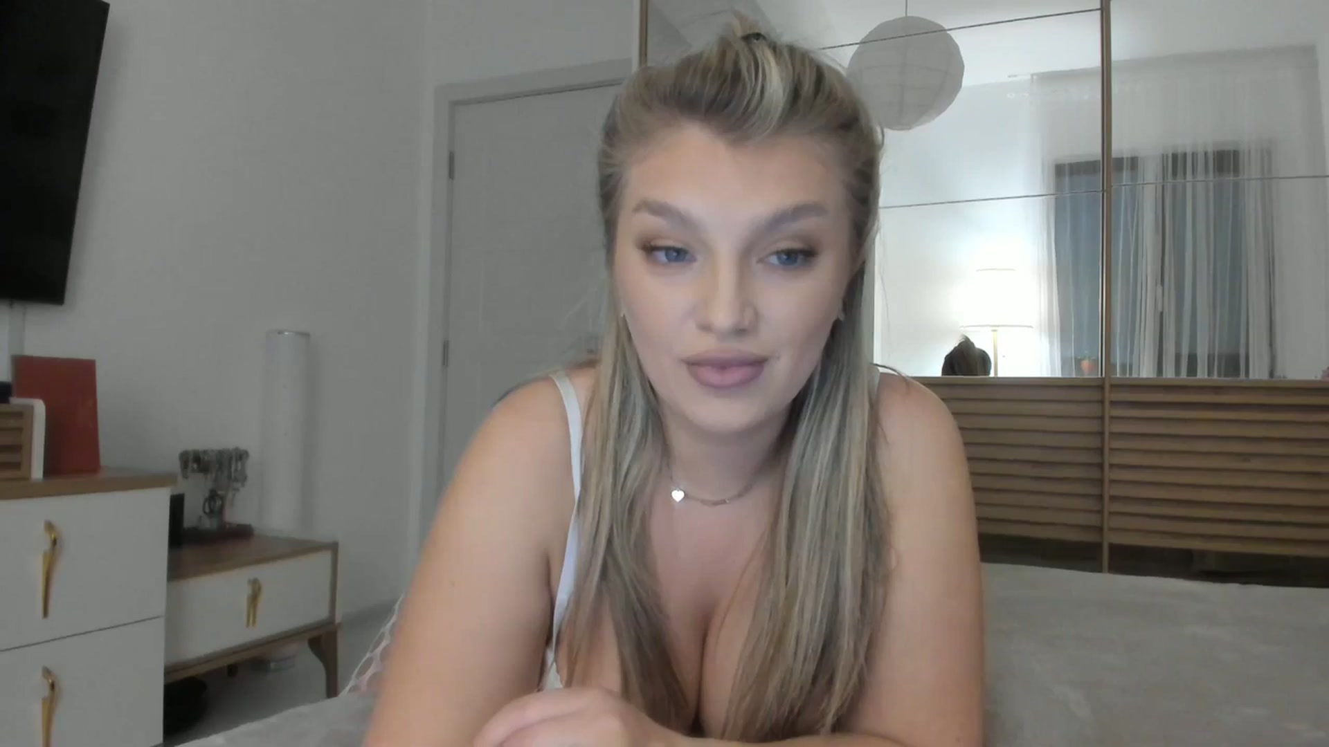 Gallery image thumbnail from WetSelf's myfreecams stream on, 10/10/2023, 17:55 image 3 of 20