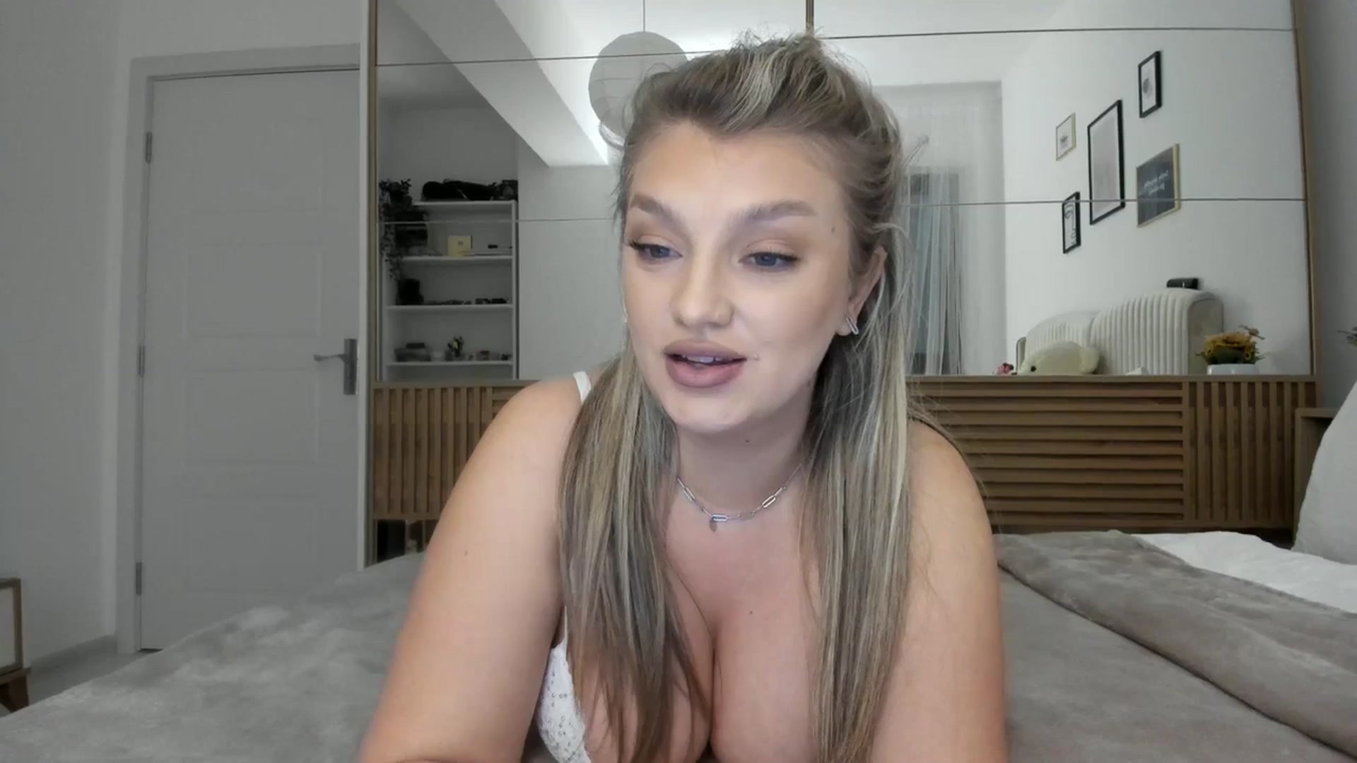 Gallery image thumbnail from WetSelf's myfreecams stream on, 10/10/2023, 22:15 image 20 of 20