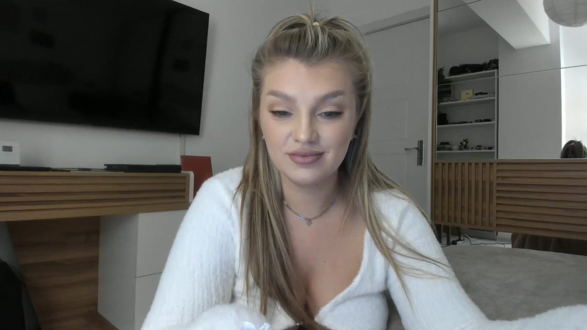 Gallery image thumbnail from WetSelf's myfreecams stream on, 10/11/2023, 16:25 image 7 of 20