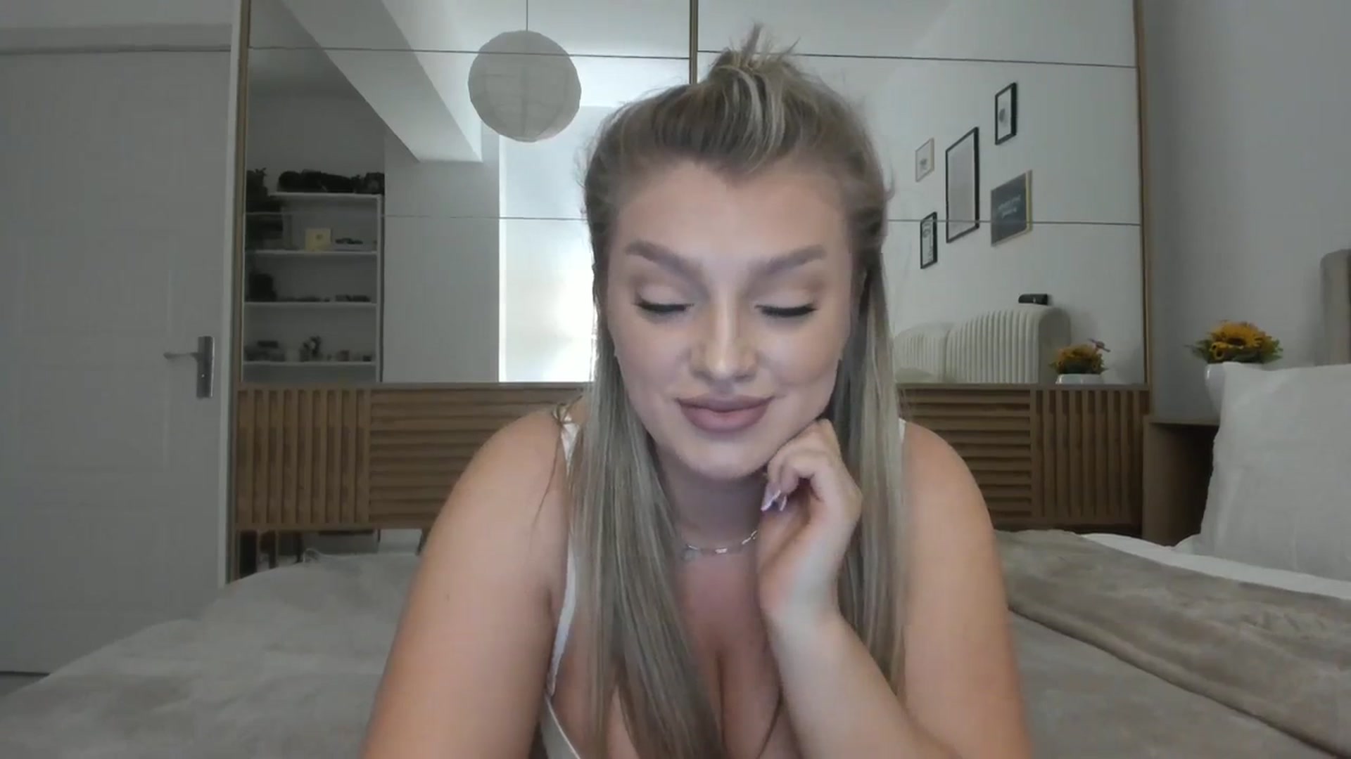 Gallery image thumbnail from WetSelf's myfreecams stream on, 10/11/2023, 18:23 image 13 of 20