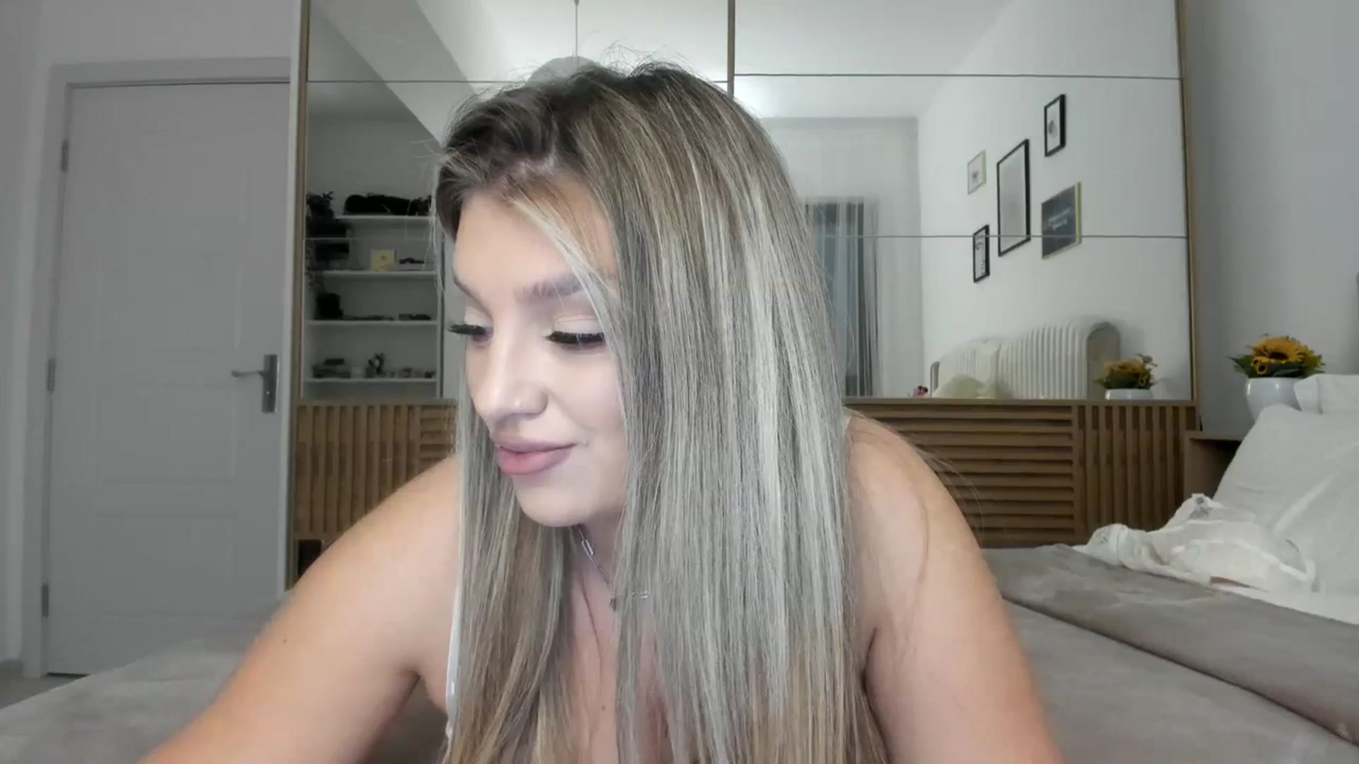 Gallery image thumbnail from WetSelf's myfreecams stream on, 10/12/2023, 16:34 image 15 of 20