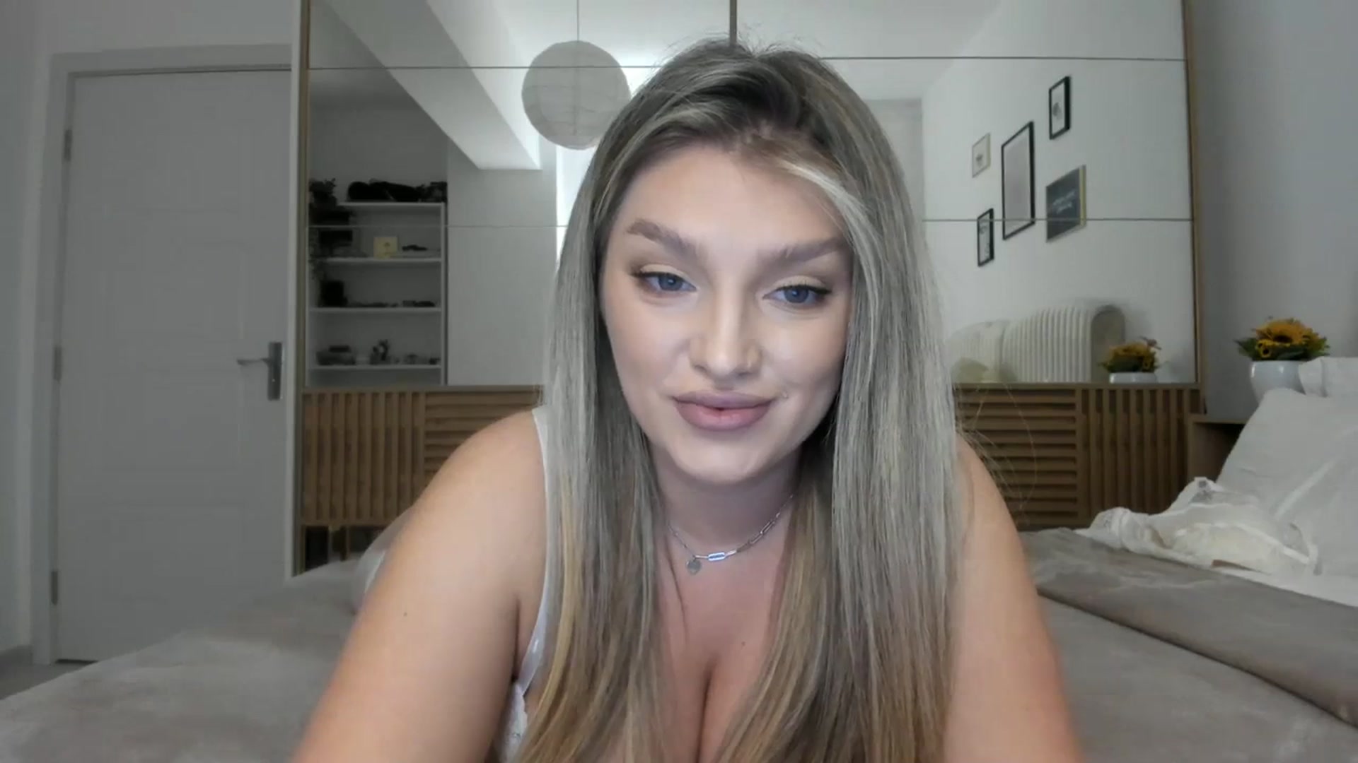 Gallery image thumbnail from WetSelf's myfreecams stream on, 10/12/2023, 16:34 image 16 of 20