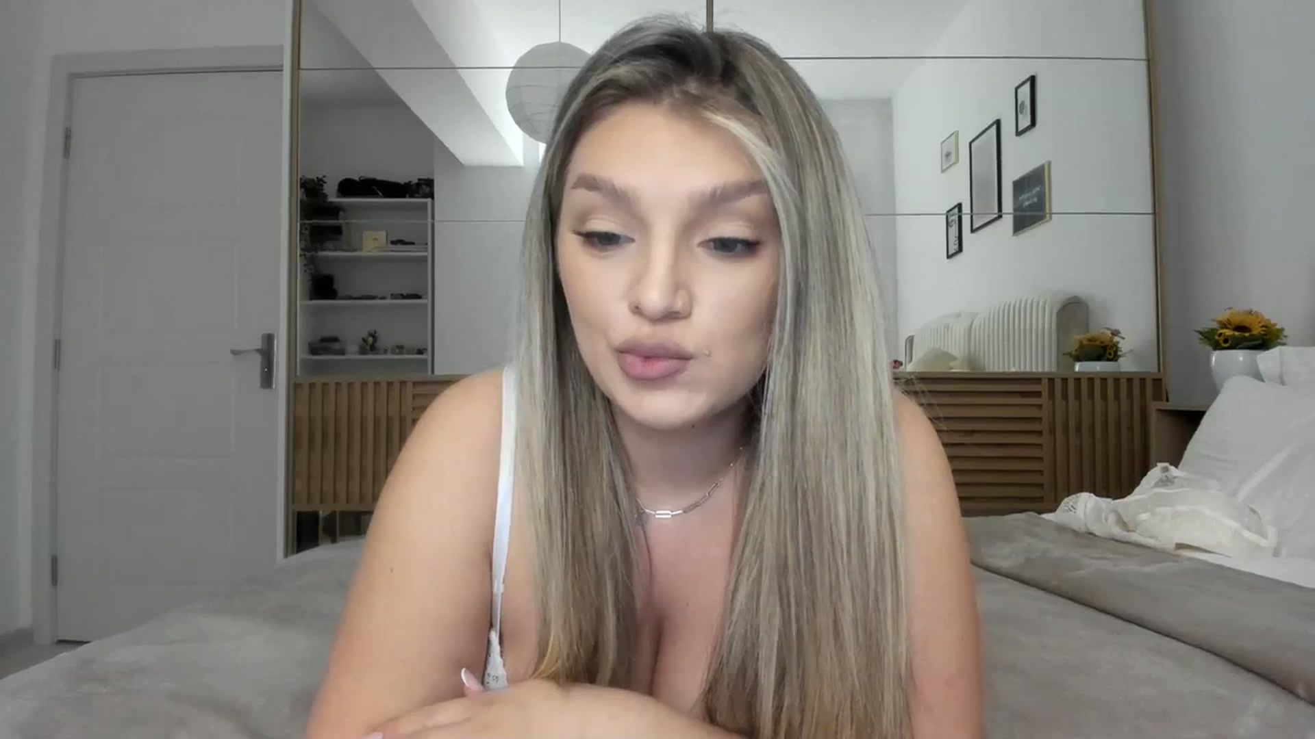 Gallery image thumbnail from WetSelf's myfreecams stream on, 10/12/2023, 16:34 image 20 of 20