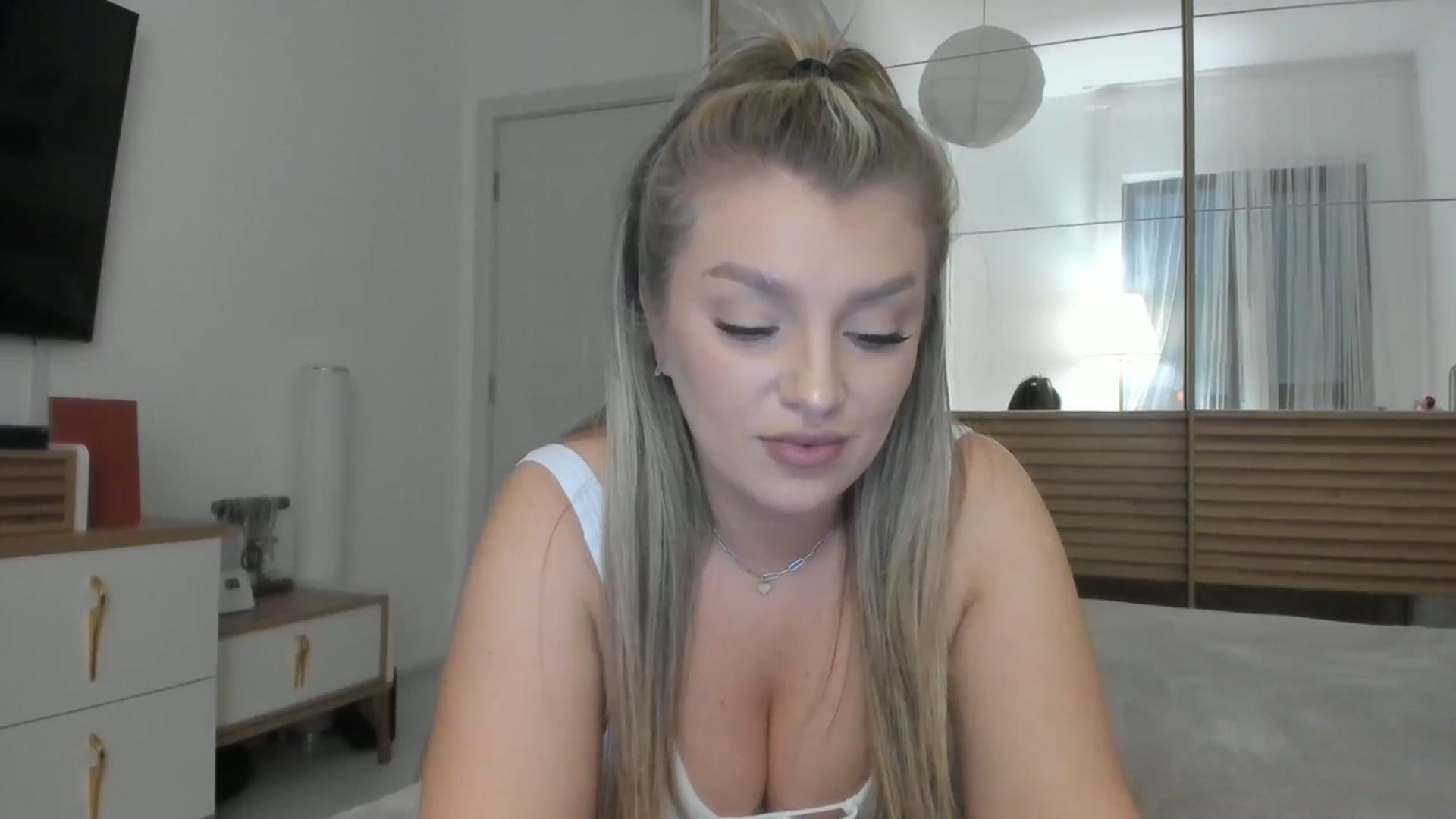 Gallery image thumbnail from WetSelf's myfreecams stream on, 10/19/2023, 19:19 image 20 of 20