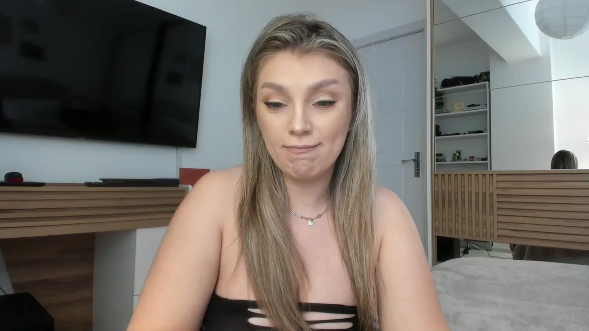Gallery image thumbnail from WetSelf's myfreecams stream on, 10/22/2023, 10:37 image 11 of 20