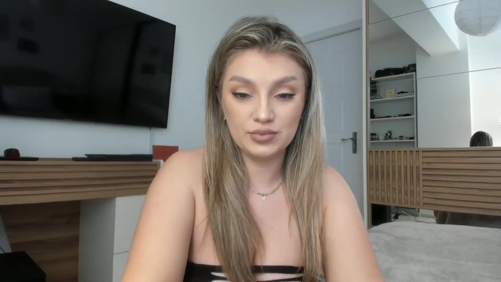 Gallery image thumbnail from WetSelf's myfreecams stream on, 10/22/2023, 10:37 image 12 of 20