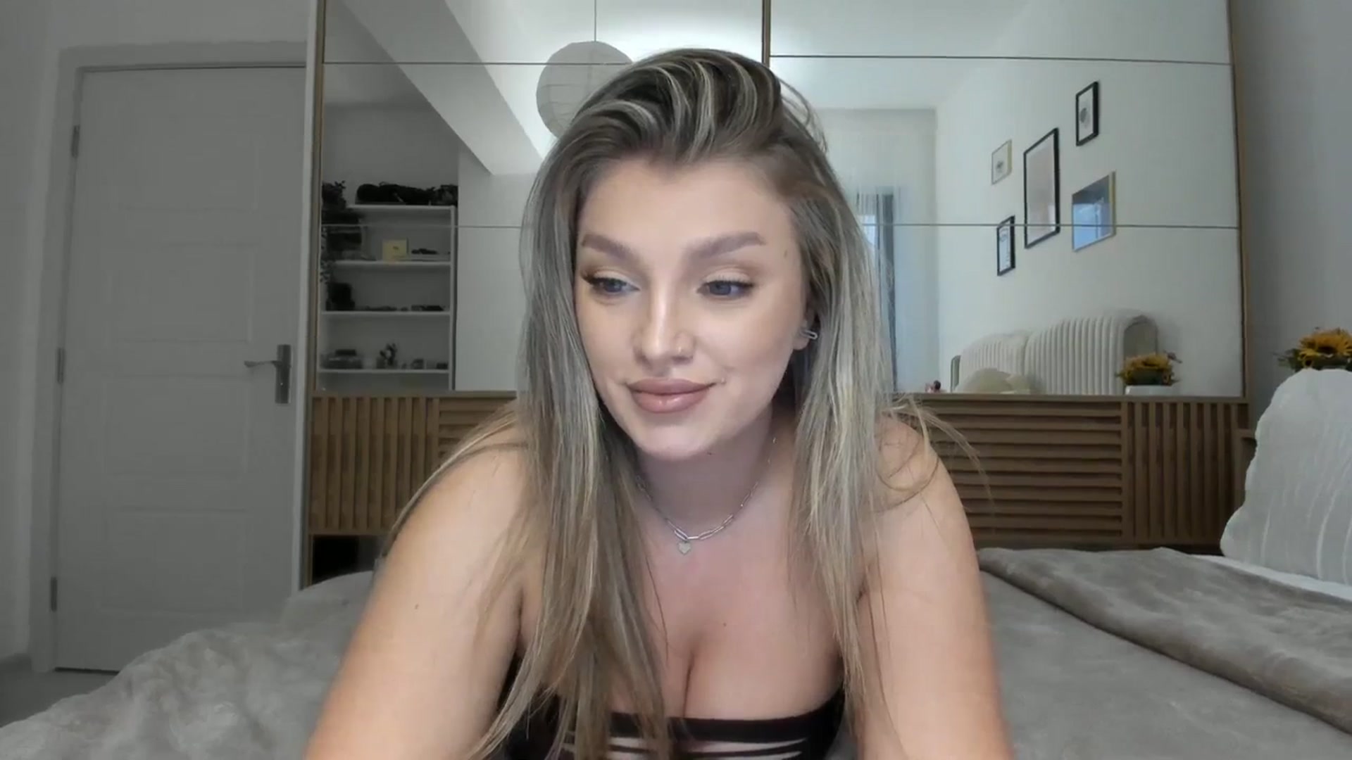 Gallery image thumbnail from WetSelf's myfreecams stream on, 10/22/2023, 15:30 image 4 of 20