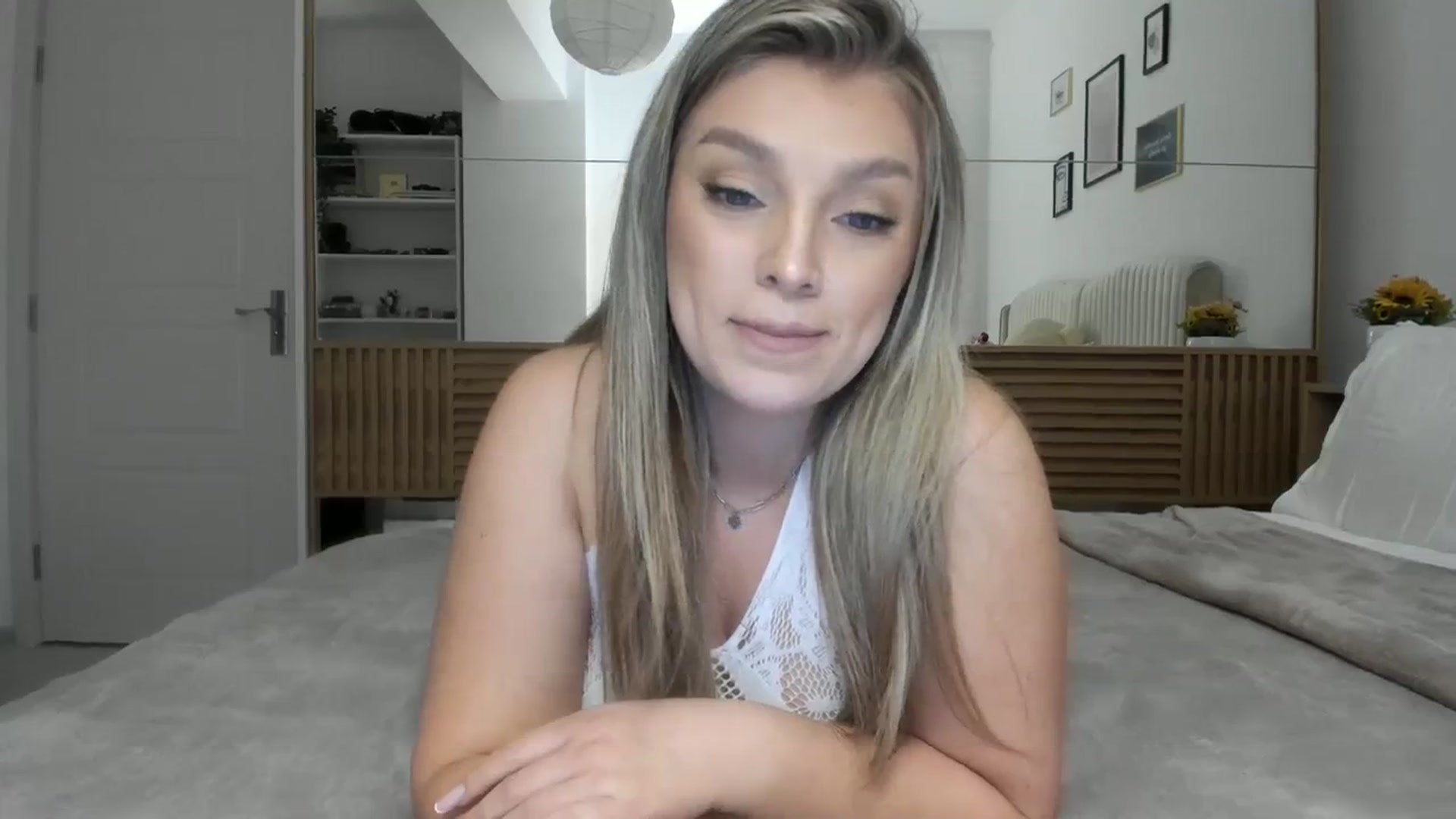 Gallery image thumbnail from WetSelf's myfreecams stream on, 10/22/2023, 17:51 image 16 of 20