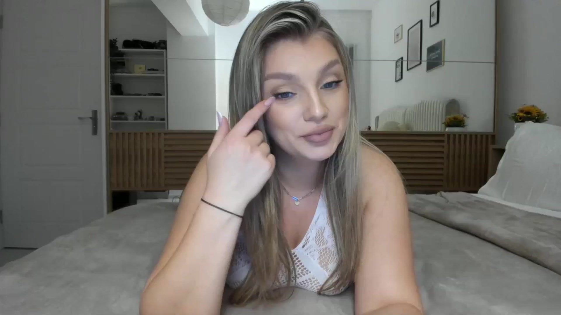 Gallery image thumbnail from WetSelf's myfreecams stream on, 10/22/2023, 17:51 image 11 of 20