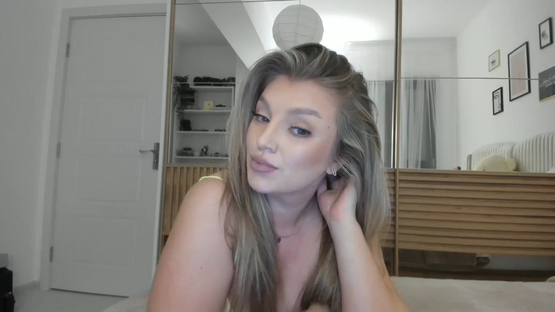 Gallery image thumbnail from WetSelf's myfreecams stream on, 10/24/2023, 19:04 image 13 of 20