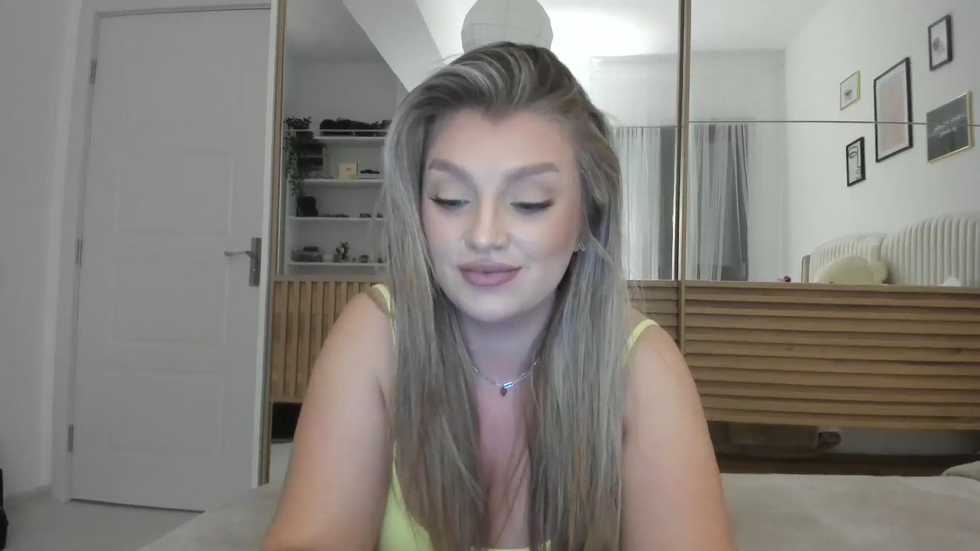 Gallery image thumbnail from WetSelf's myfreecams stream on, 10/24/2023, 19:04 image 17 of 20