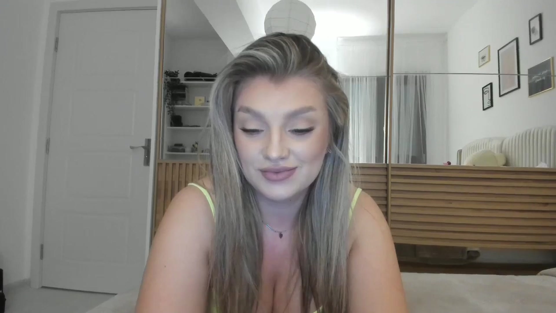 Gallery image thumbnail from WetSelf's myfreecams stream on, 10/24/2023, 19:04 image 16 of 20