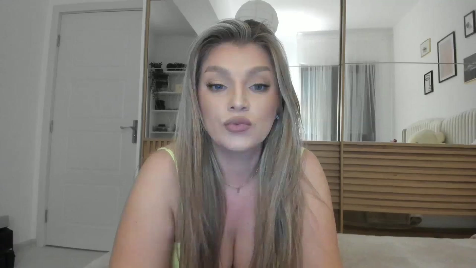 Gallery image thumbnail from WetSelf's myfreecams stream on, 10/24/2023, 19:04 image 12 of 20