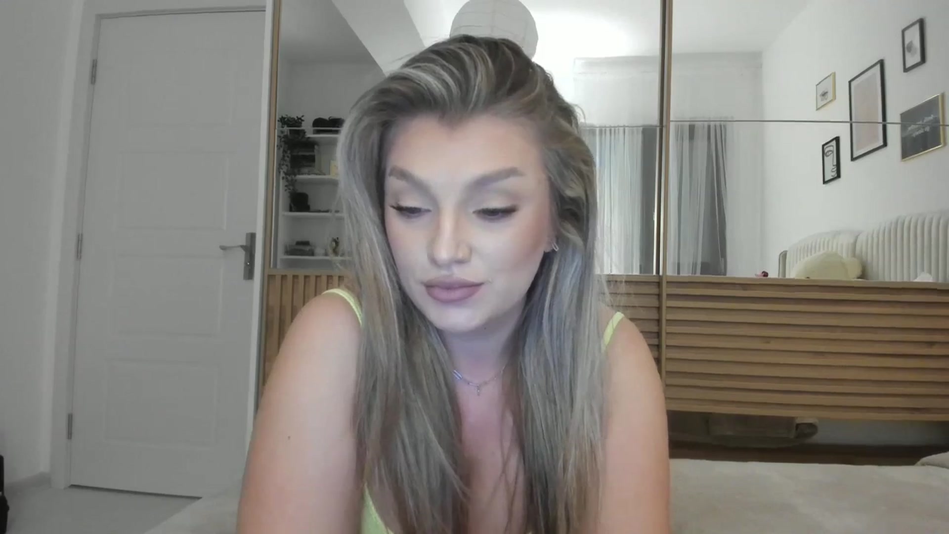 Gallery image thumbnail from WetSelf's myfreecams stream on, 10/24/2023, 19:04 image 14 of 20