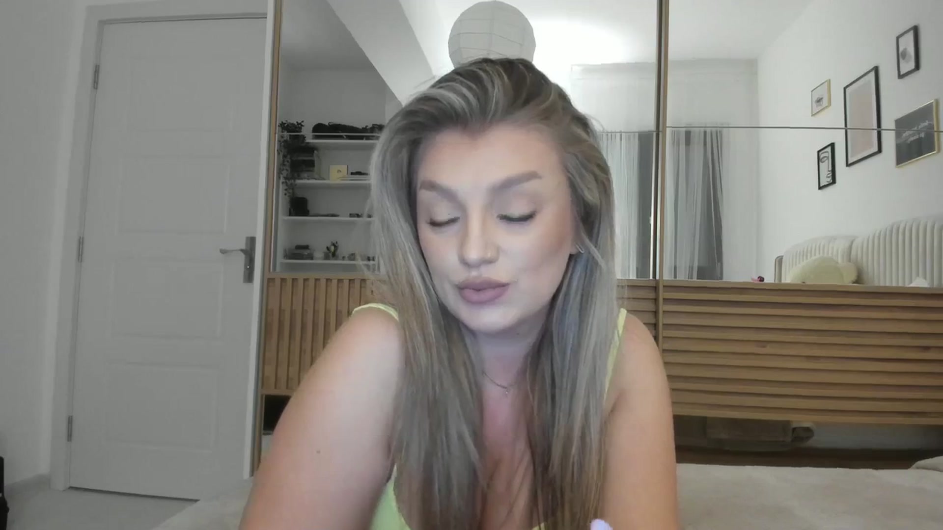 Gallery image thumbnail from WetSelf's myfreecams stream on, 10/24/2023, 19:04 image 15 of 20