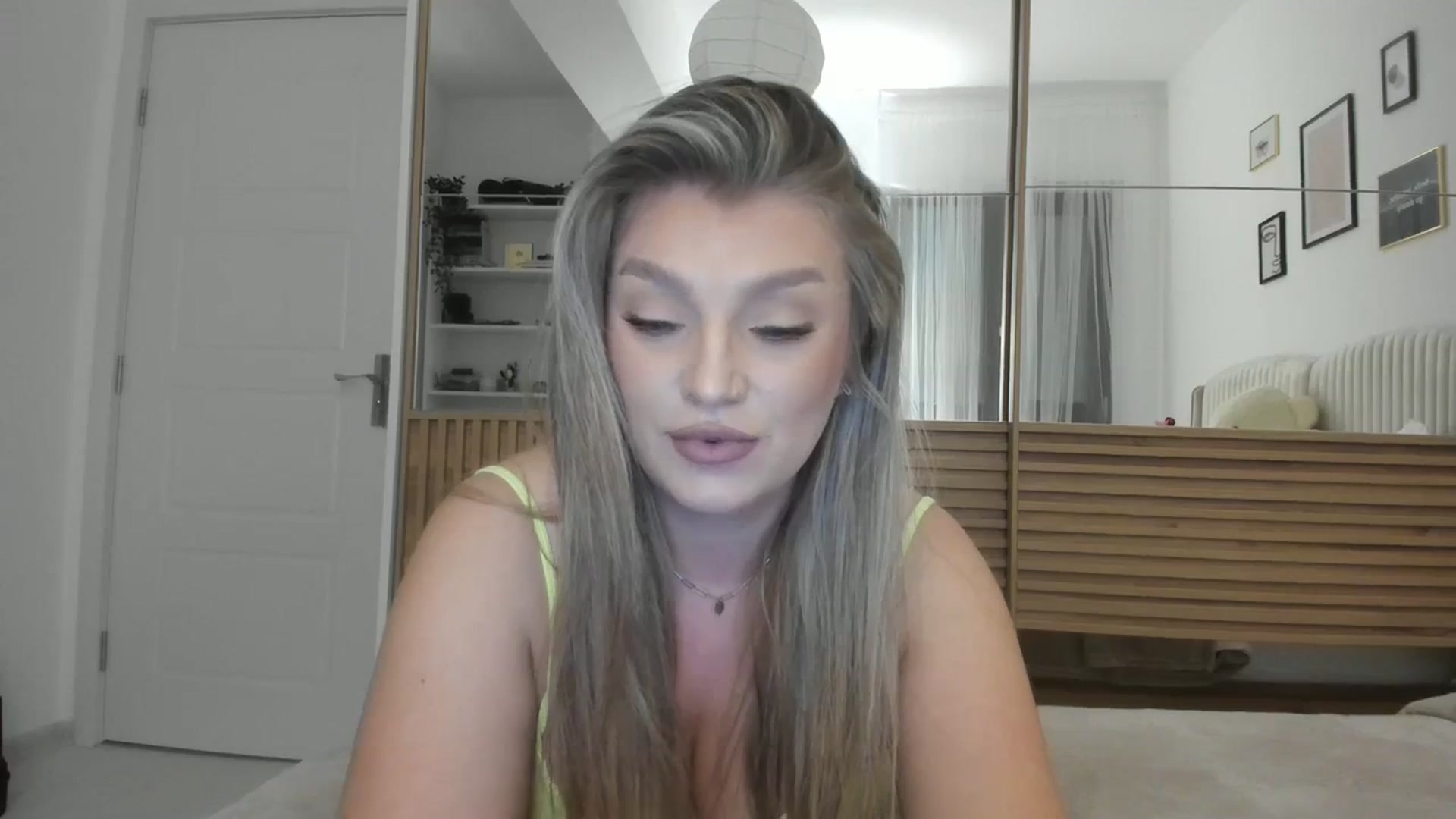 Gallery image thumbnail from WetSelf's myfreecams stream on, 10/24/2023, 19:04 image 18 of 20