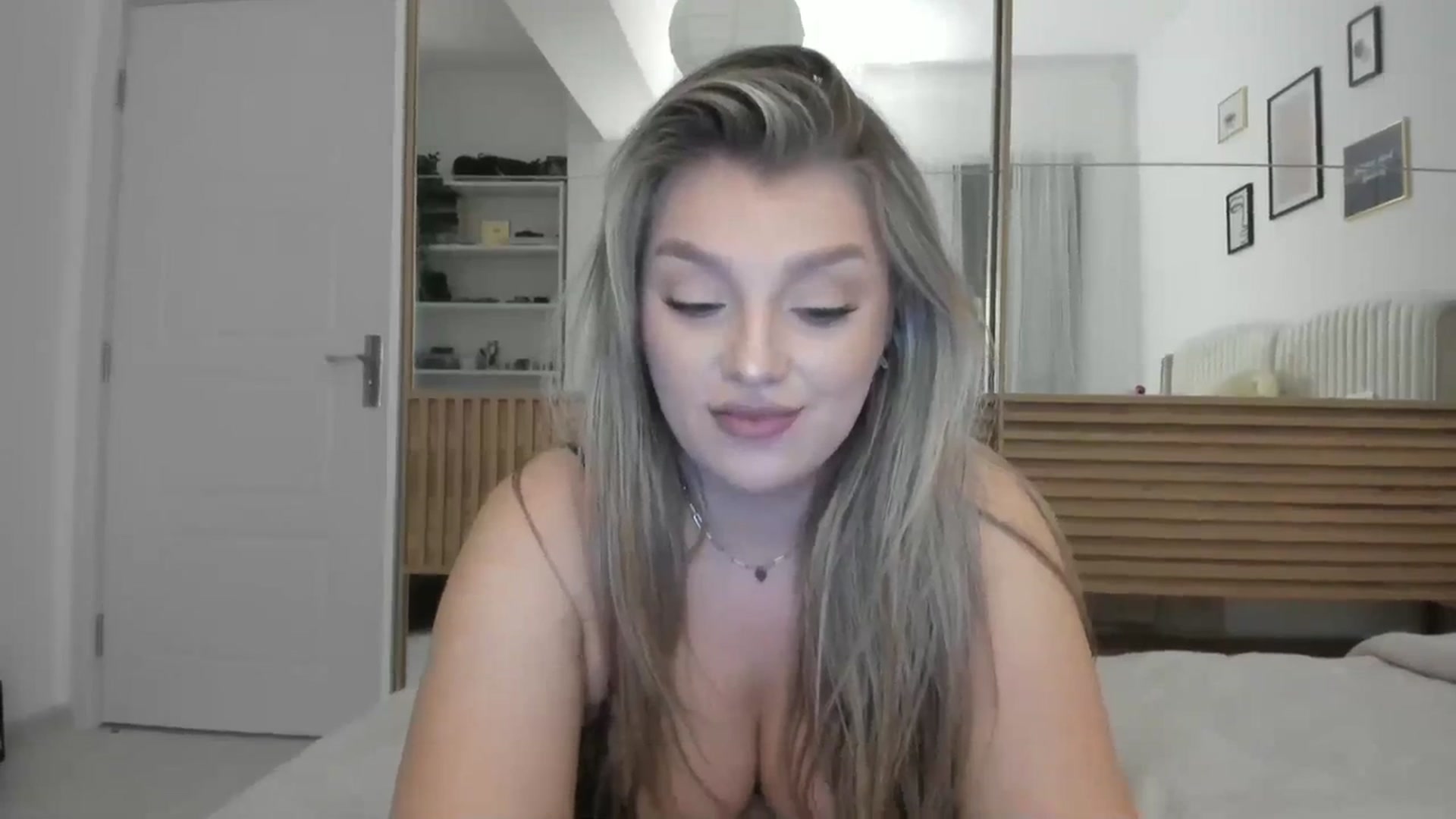 Gallery image thumbnail from WetSelf's myfreecams stream on, 10/26/2023, 17:31 image 10 of 20