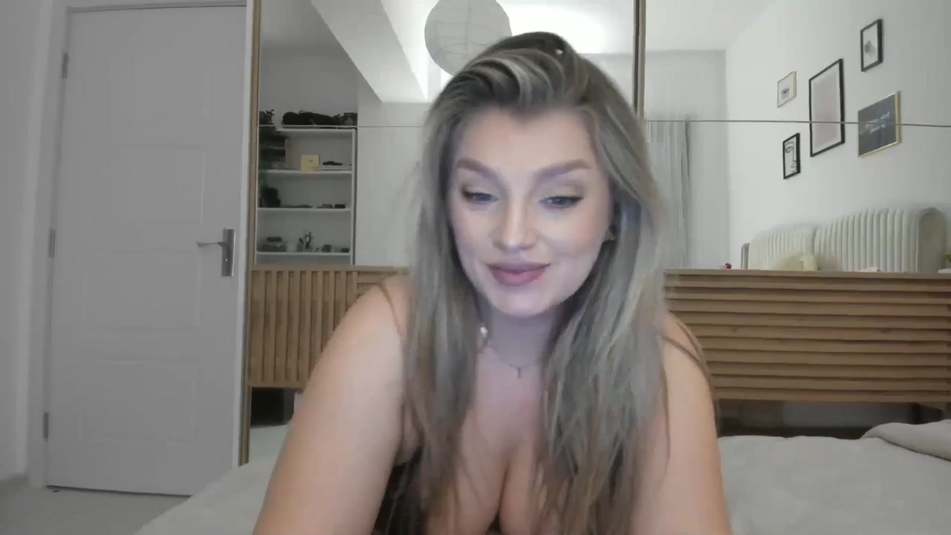 Gallery image thumbnail from WetSelf's myfreecams stream on, 10/26/2023, 17:31 image 9 of 20