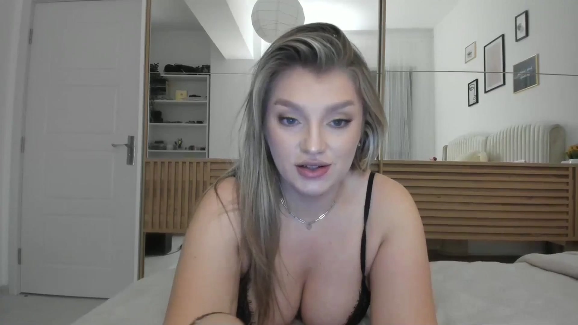 Gallery image thumbnail from WetSelf's myfreecams stream on, 10/26/2023, 17:31 image 6 of 20