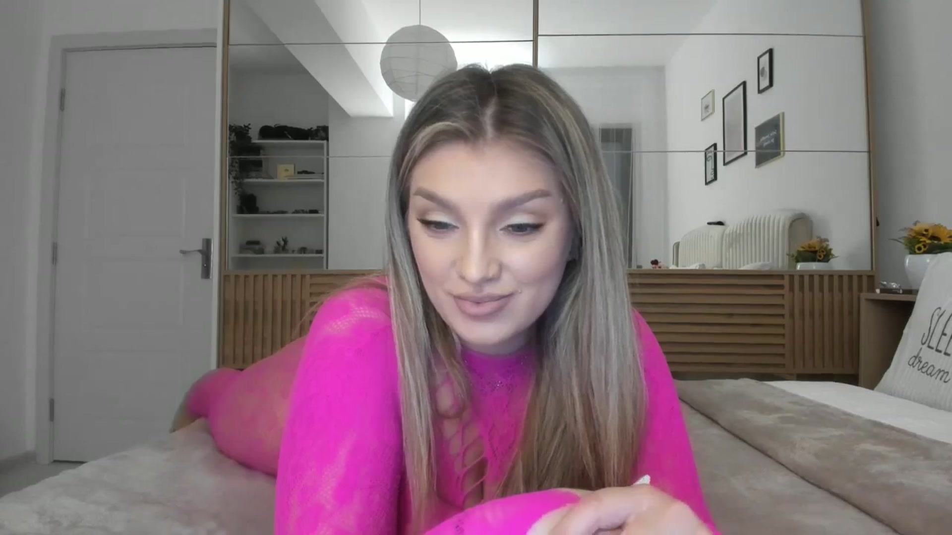 Gallery image thumbnail from WetSelf's myfreecams stream on, 11/08/2023, 21:19 image 17 of 20