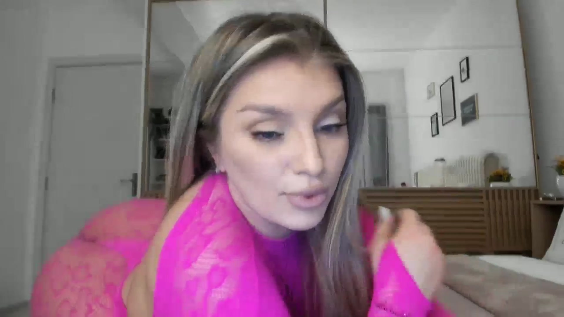 Gallery image thumbnail from WetSelf's myfreecams stream on, 11/08/2023, 21:19 image 13 of 20