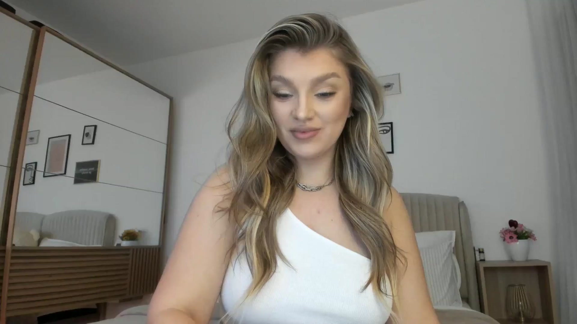 Gallery image thumbnail from WetSelf's myfreecams stream on, 11/27/2023, 21:43 image 7 of 20