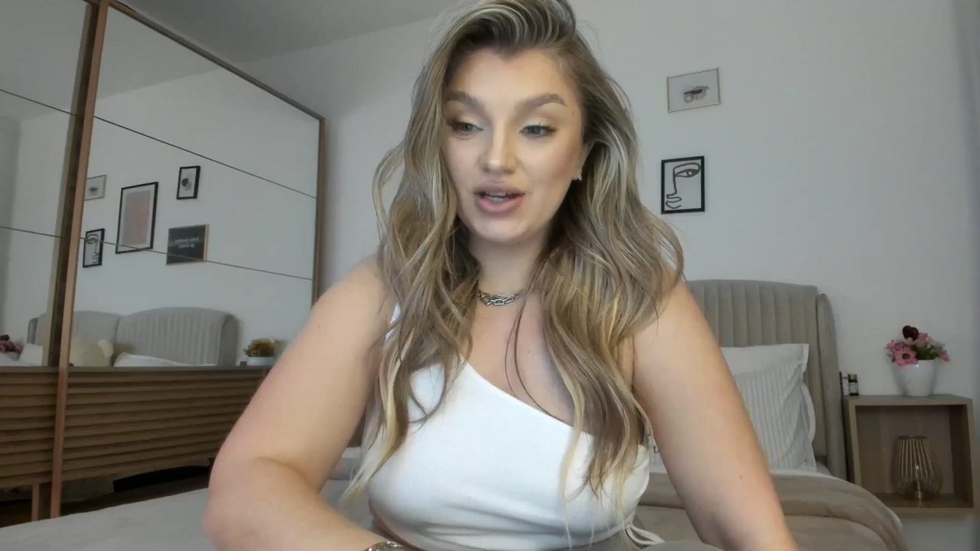 Gallery image thumbnail from WetSelf's myfreecams stream on, 11/27/2023, 21:43 image 18 of 20