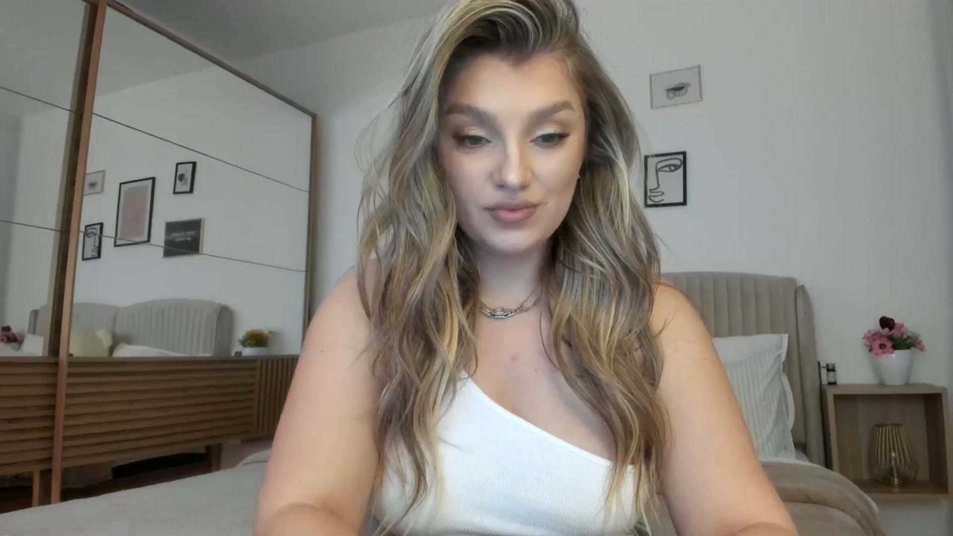 Gallery image thumbnail from WetSelf's myfreecams stream on, 11/27/2023, 21:43 image 16 of 20
