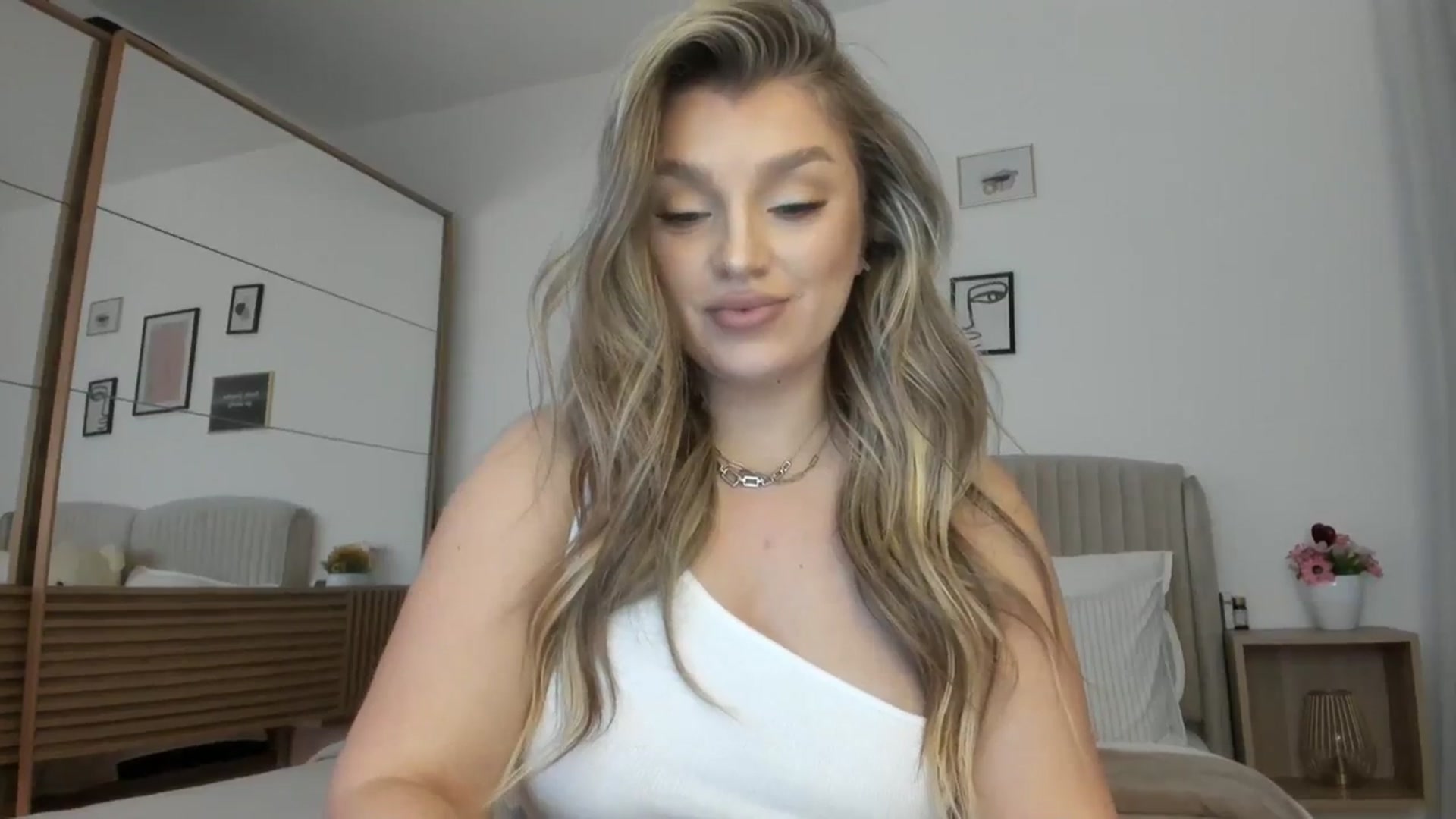 Gallery image thumbnail from WetSelf's myfreecams stream on, 11/27/2023, 21:43 image 20 of 20