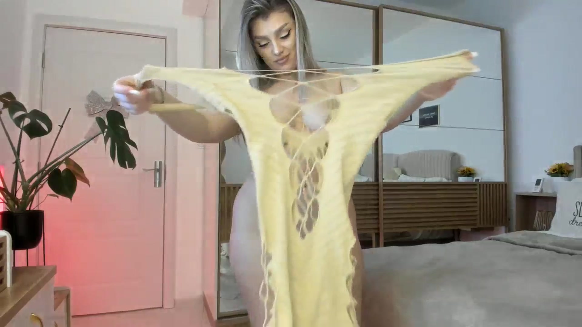 Gallery image thumbnail from WetSelf's myfreecams stream on, 01/25/2024, 19:29 image 9 of 20