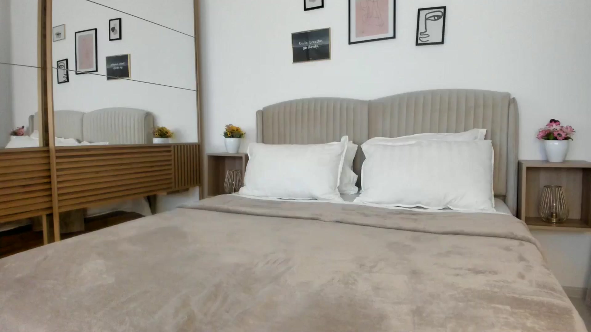 Gallery image thumbnail from WetSelf's myfreecams stream on, 06/18/2024, 22:27 image 12 of 20