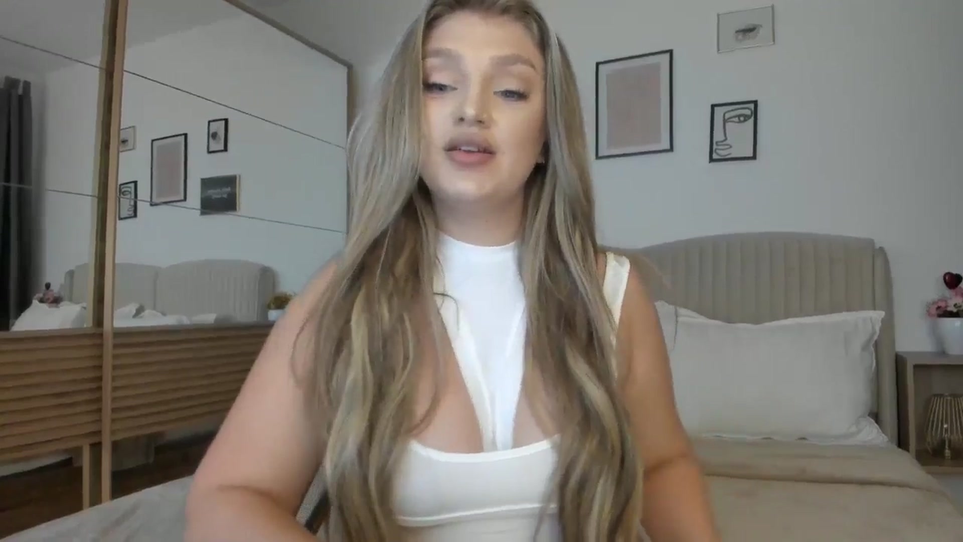 Gallery image thumbnail from WetSelf's myfreecams stream on, 08/20/2024, 18:57 image 14 of 20