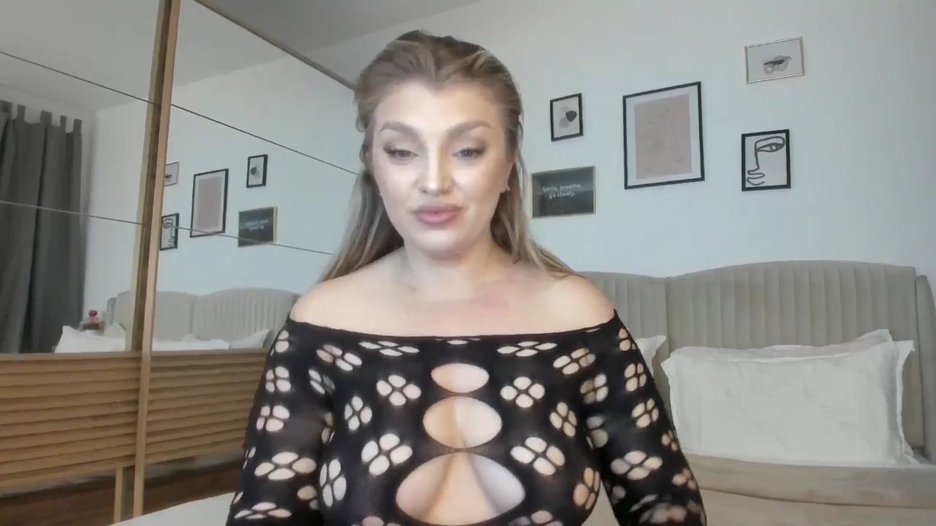 Gallery image thumbnail from WetSelf's myfreecams stream on, 09/28/2024, 18:10 image 5 of 20
