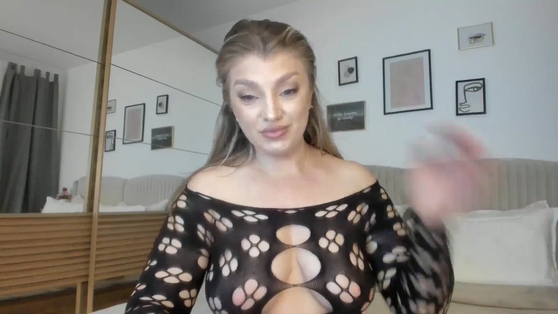 Gallery image thumbnail from WetSelf's myfreecams stream on, 09/28/2024, 18:10 image 8 of 20