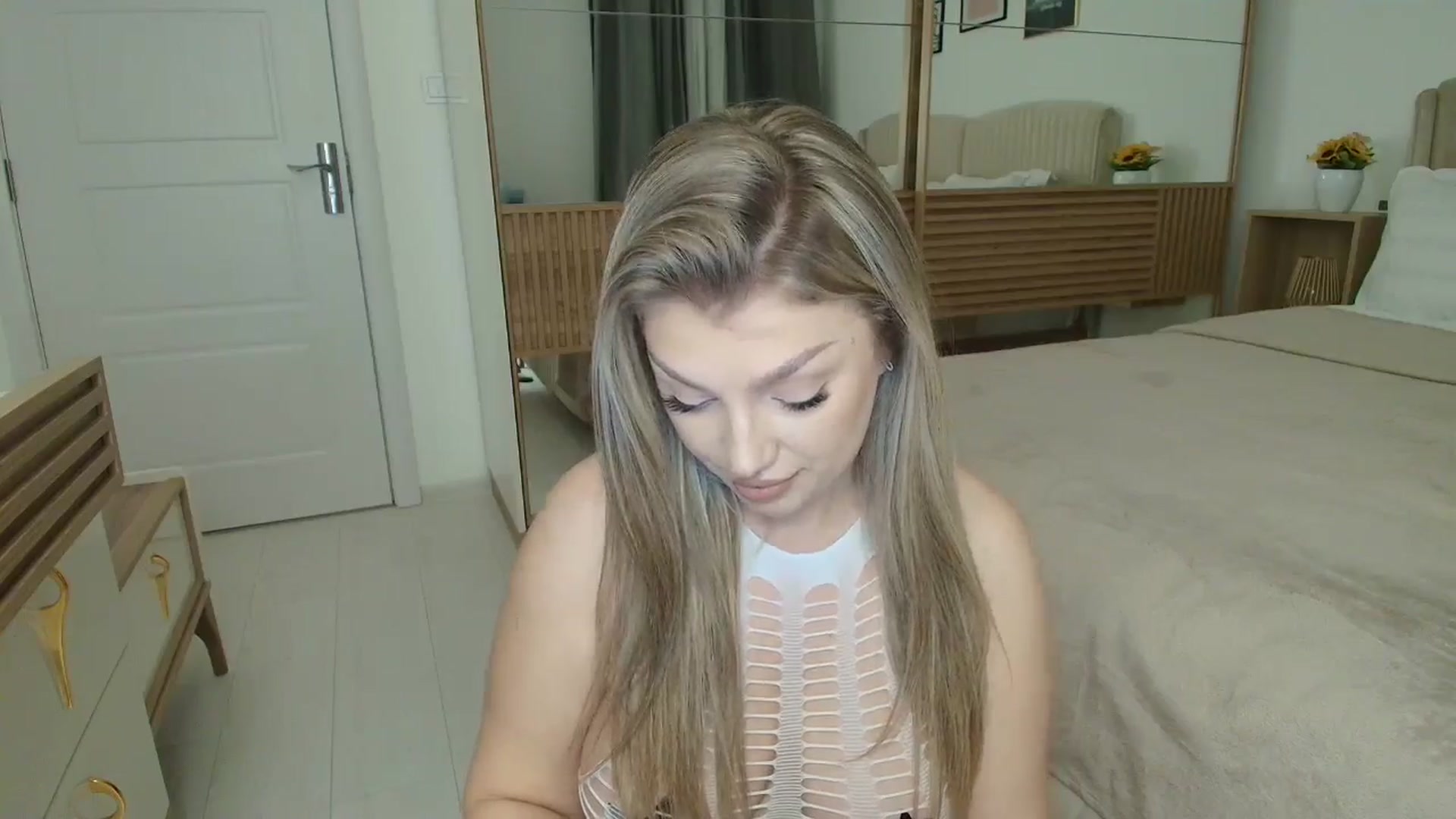 Gallery image thumbnail from WetSelf's myfreecams stream on, 11/14/2024, 17:30 image 2 of 20