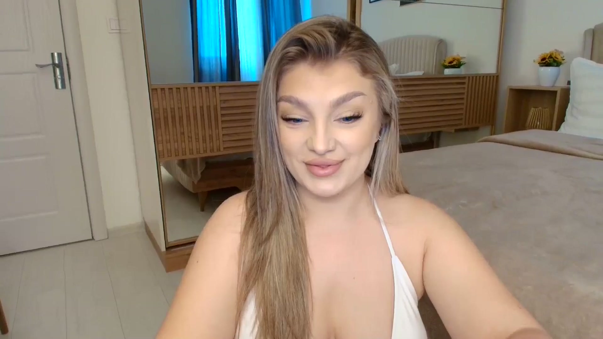 Gallery image thumbnail from WetSelf's myfreecams stream on, 11/15/2024, 09:35 image 13 of 20