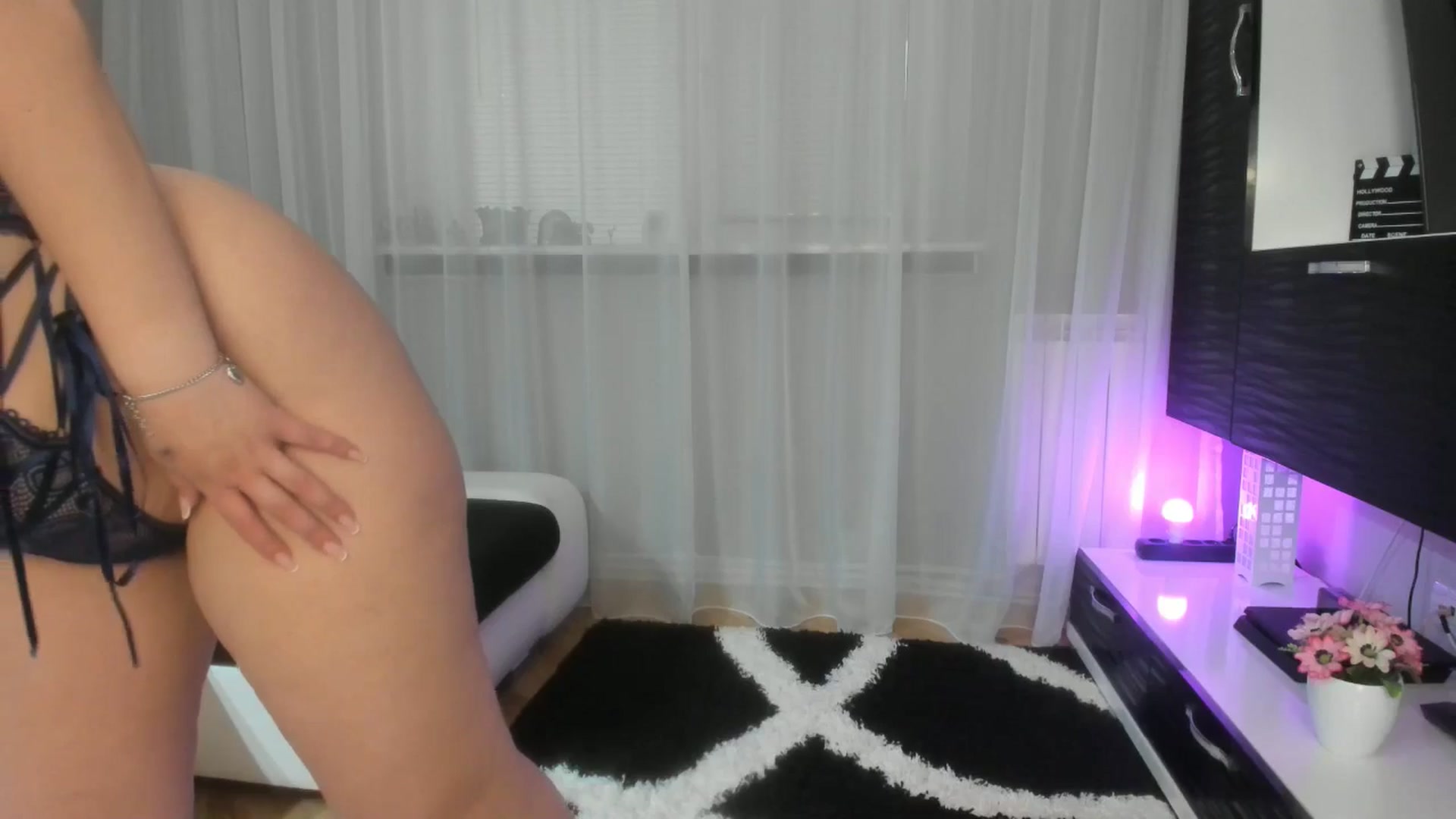 Gallery image thumbnail from WetSelf's myfreecams stream on, 05/06/2025, 08:38 image 13 of 20