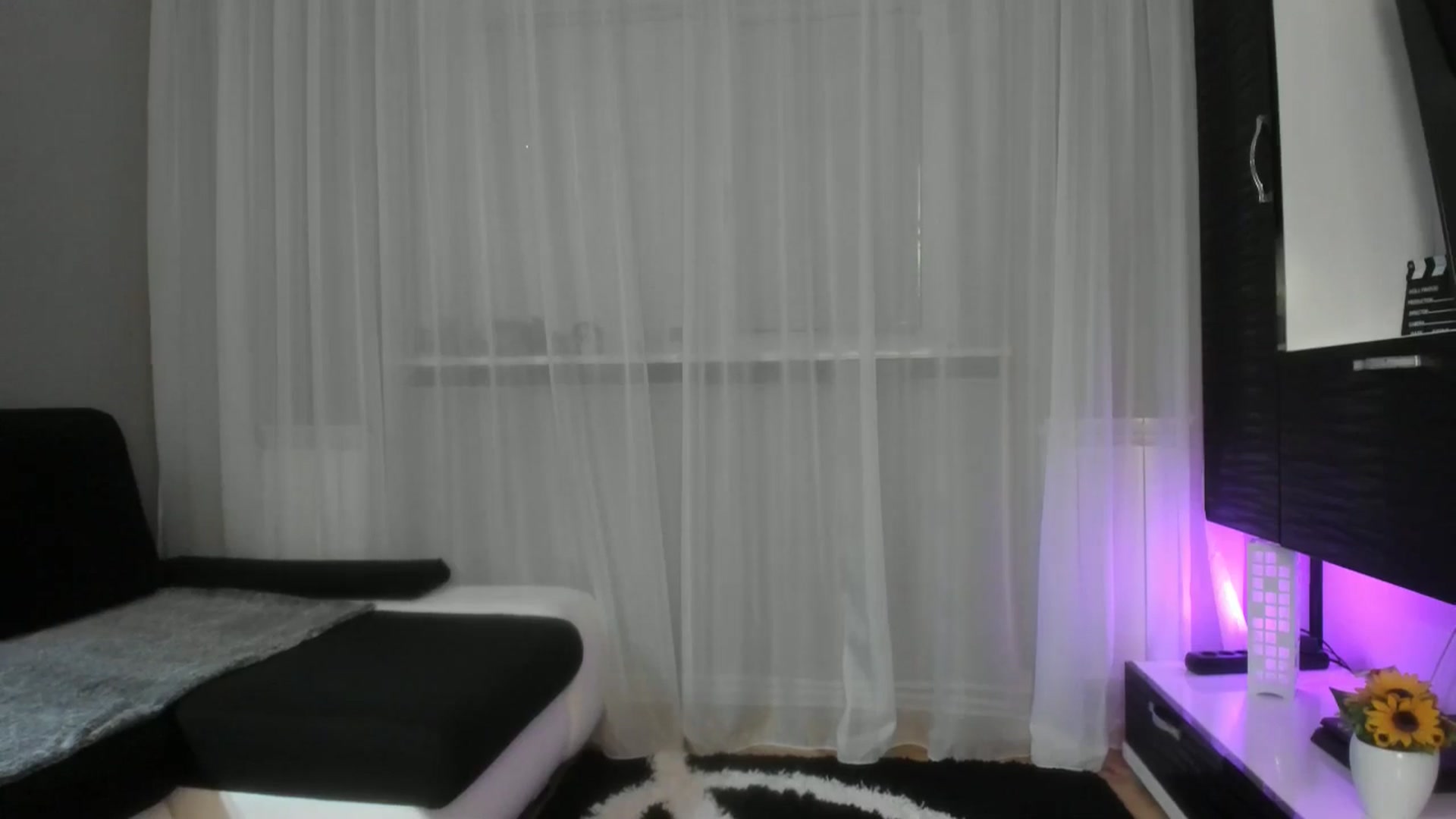 Gallery image thumbnail from WetSelf's myfreecams stream on, 05/27/2025, 07:29 image 14 of 20