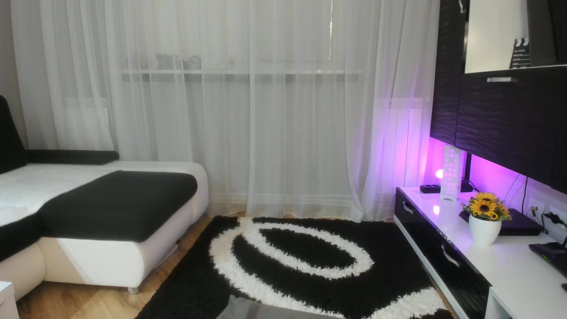 Gallery image thumbnail from WetSelf's myfreecams stream on, 05/31/2025, 09:44 image 16 of 20