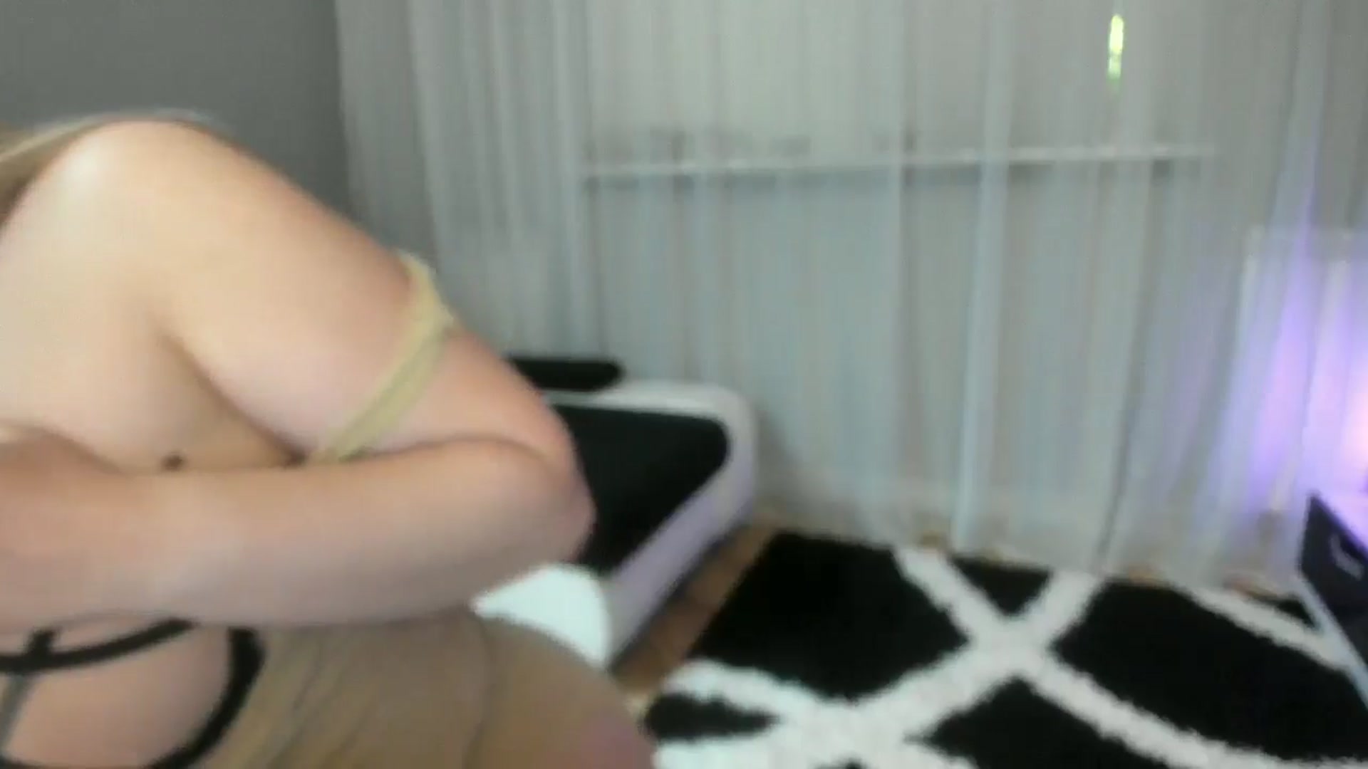 Gallery image thumbnail from WetSelf's myfreecams stream on, 06/25/2025, 10:17 image 7 of 20